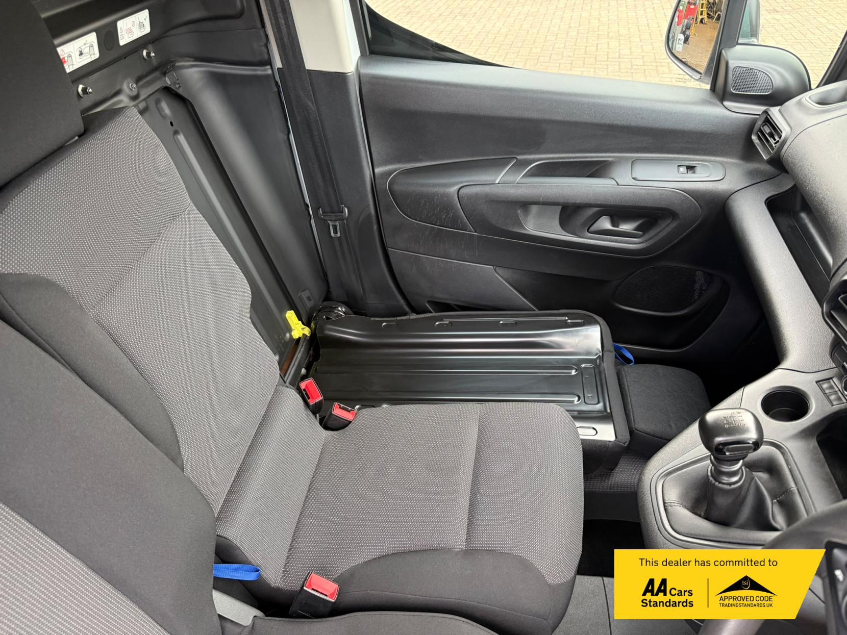 2022 Vauxhall Combo 1.5 Turbo D 2300 Sportive Panel Van 5dr Diesel Manual L1 H1 Euro 6 (100 ps) - Thumbnail 47