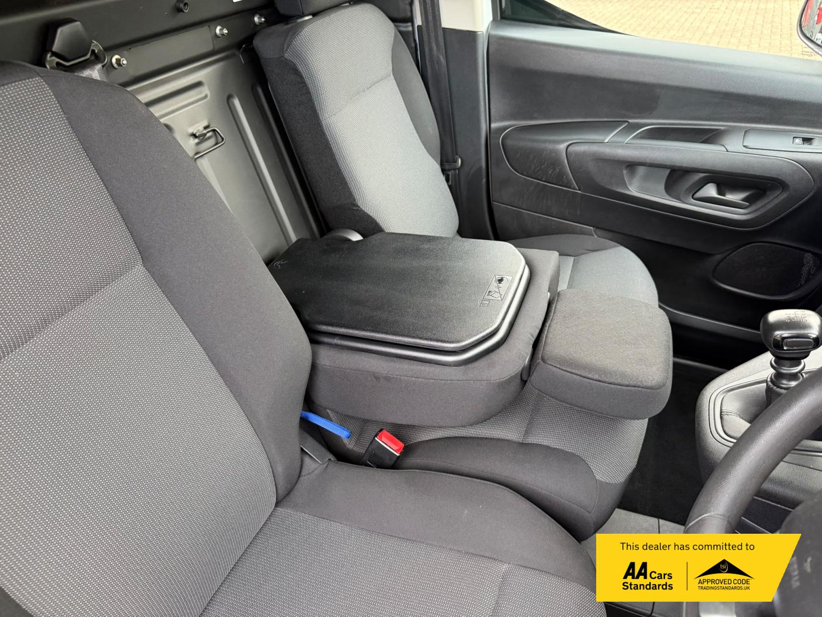 2022 Vauxhall Combo 1.5 Turbo D 2300 Sportive Panel Van 5dr Diesel Manual L1 H1 Euro 6 (100 ps) - Thumbnail 45