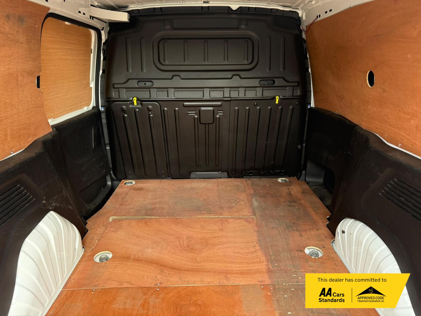 2022 Vauxhall Combo 1.5 Turbo D 2300 Sportive Panel Van 5dr Diesel Manual L1 H1 Euro 6 (100 ps) - Thumbnail 11