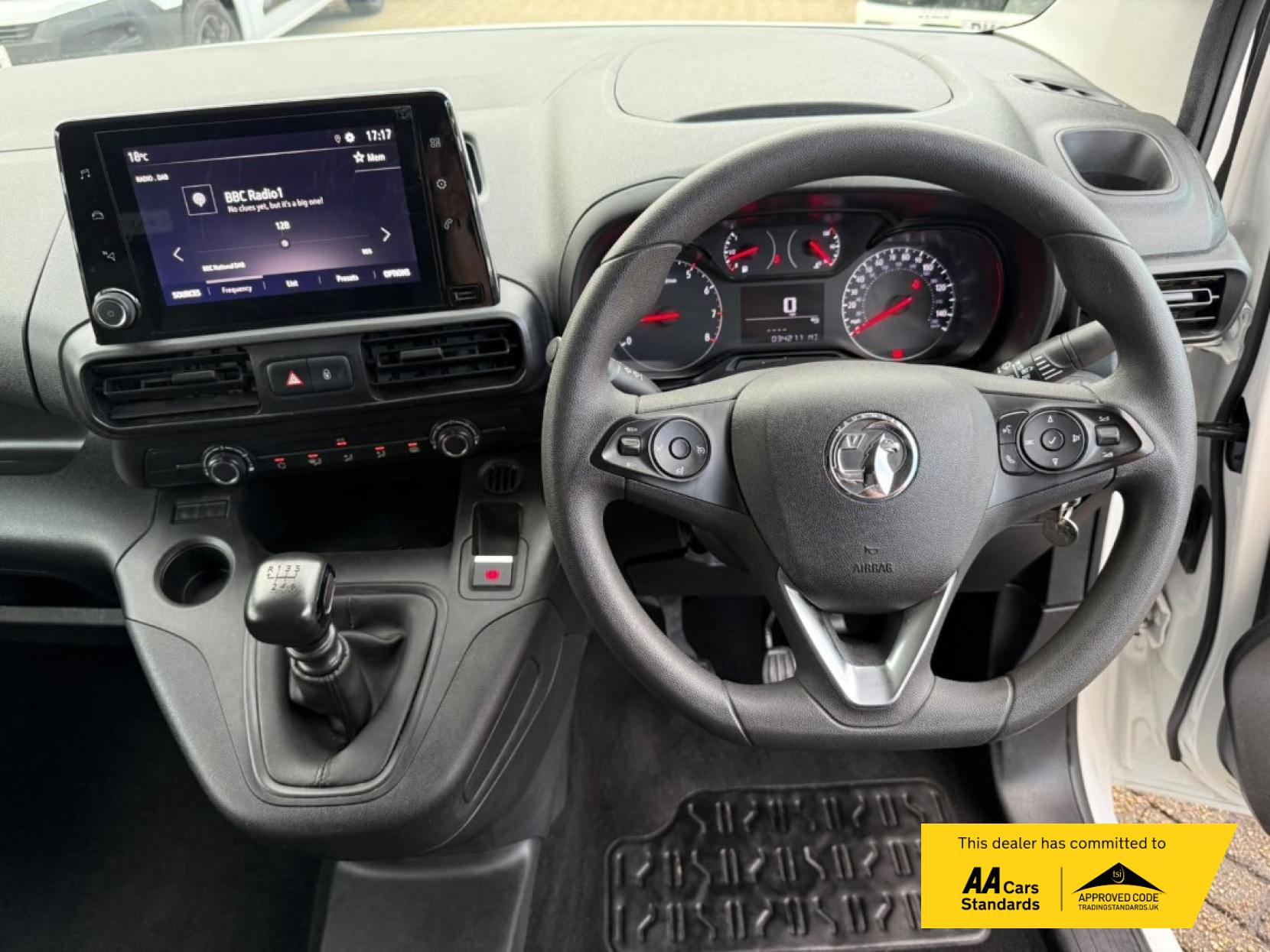 2022 Vauxhall Combo 1.5 Turbo D 2300 Sportive Panel Van 5dr Diesel Manual L1 H1 Euro 6 (100 ps) - Thumbnail 30