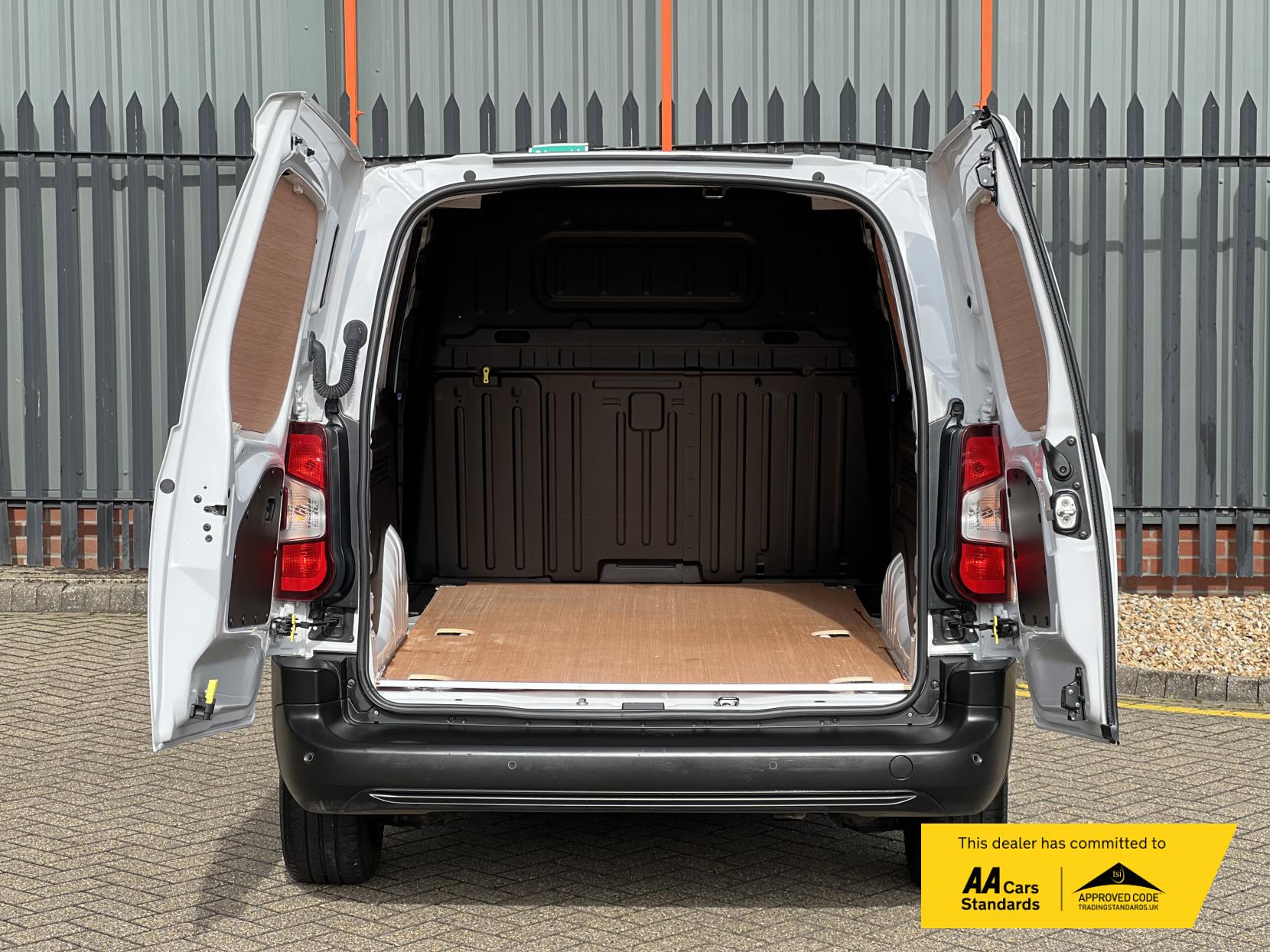 Peugeot Partner 1.5 BlueHDi 950 Professional Premium + Long Panel Van 6dr Diesel Manual LWB Euro 6 (s/s) (100 bhp)