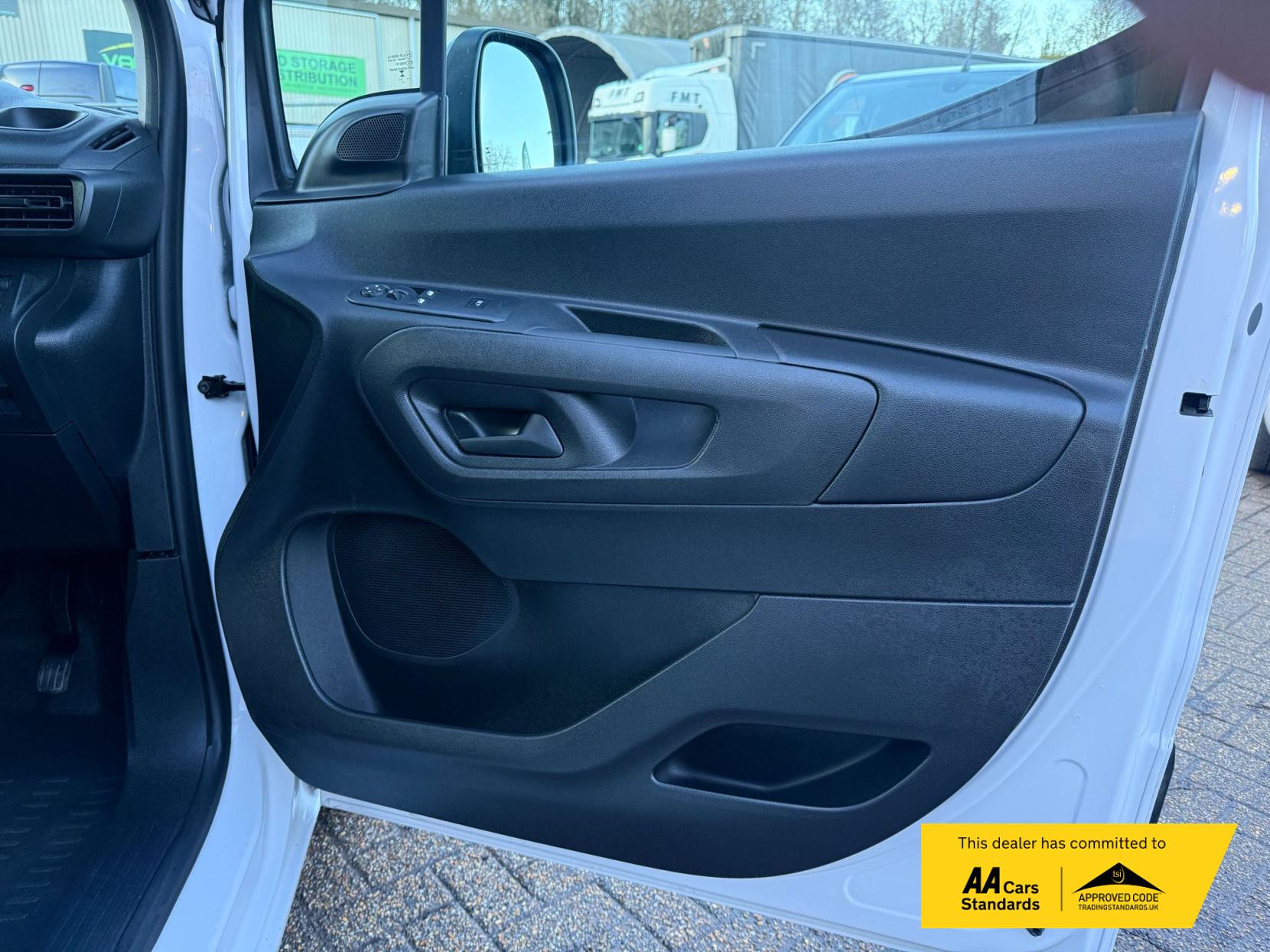 Vauxhall Combo 1.5 Turbo D 2300 Prime Panel Van 5dr Diesel Manual SWB Euro 6 (s/s) (100 ps)