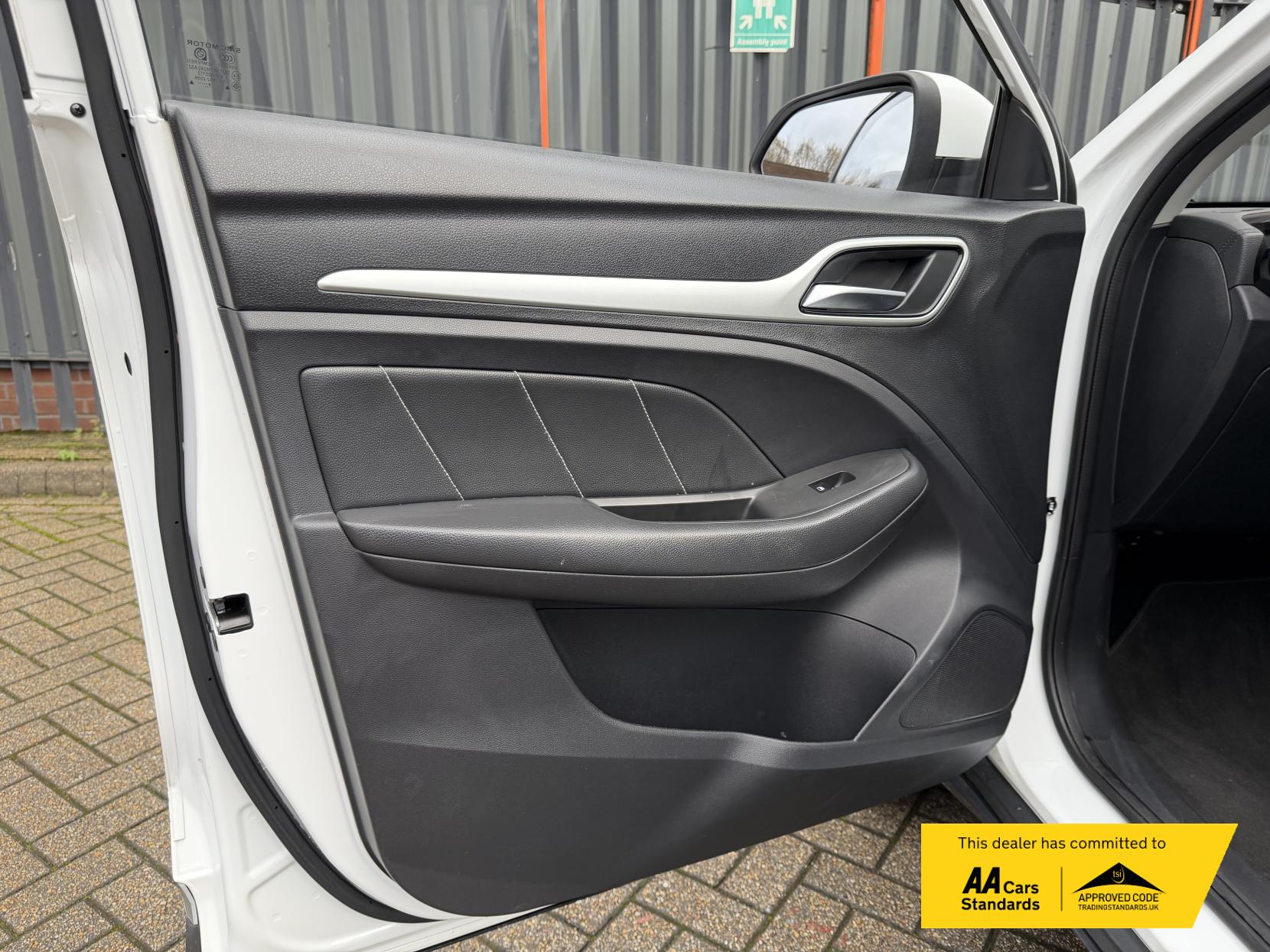 MG MG ZS 1.5 VTi-TECH Exclusive SUV 5dr Petrol Manual Euro 6 (s/s) (106 ps)