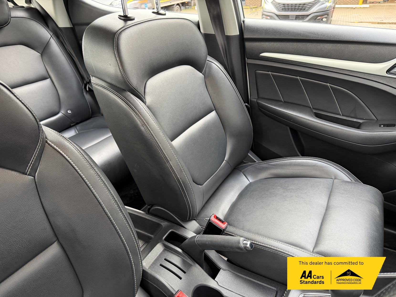 MG MG ZS 1.5 VTi-TECH Exclusive SUV 5dr Petrol Manual Euro 6 (s/s) (106 ps)