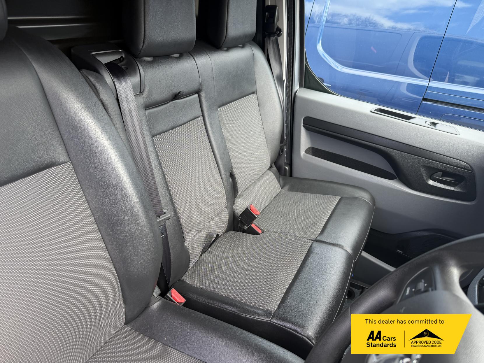 Vauxhall Vivaro 2.0 Turbo D 3100 Elite Panel Van 5dr Diesel Auto L1 H1 Euro 6 (s/s) (180 ps)