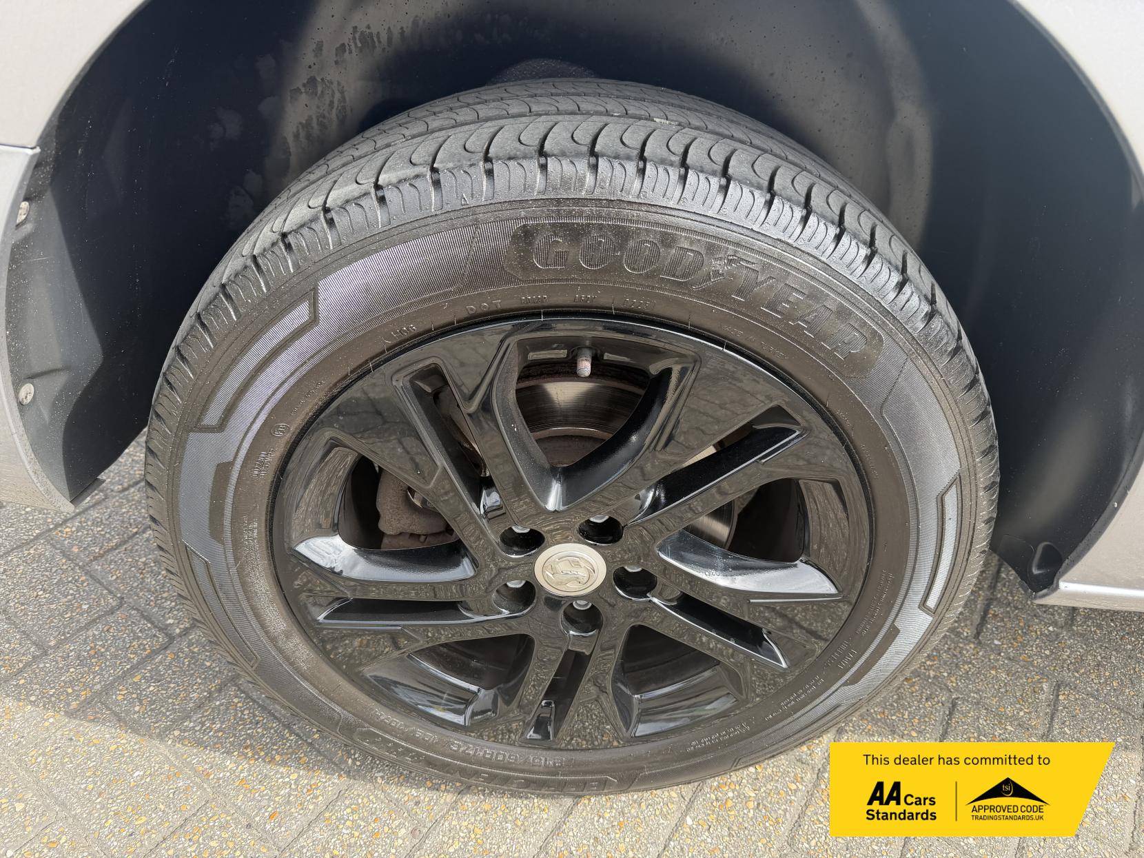 Vauxhall Vivaro 2.0 Turbo D 3100 Elite Panel Van 5dr Diesel Auto L1 H1 Euro 6 (s/s) (180 ps)