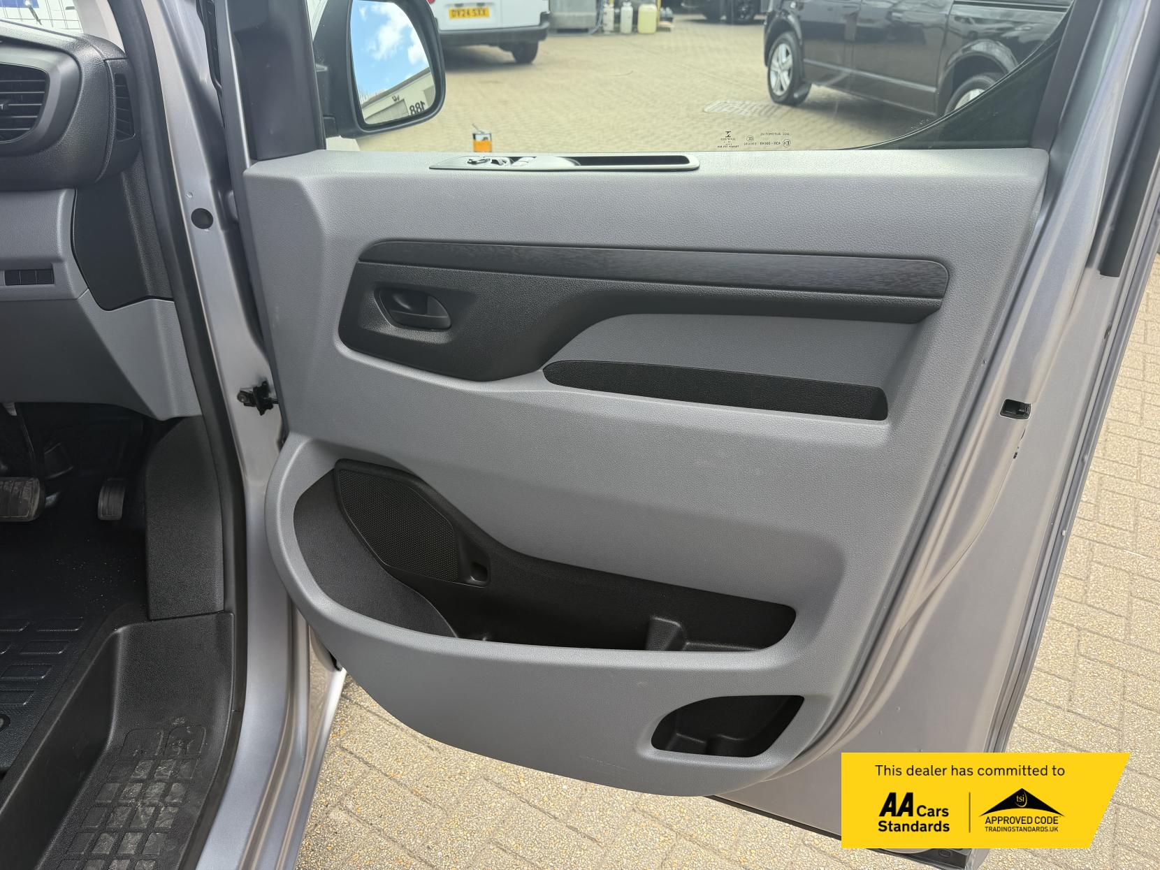 Vauxhall Vivaro 2.0 Turbo D 3100 Elite Panel Van 5dr Diesel Auto L1 H1 Euro 6 (s/s) (180 ps)