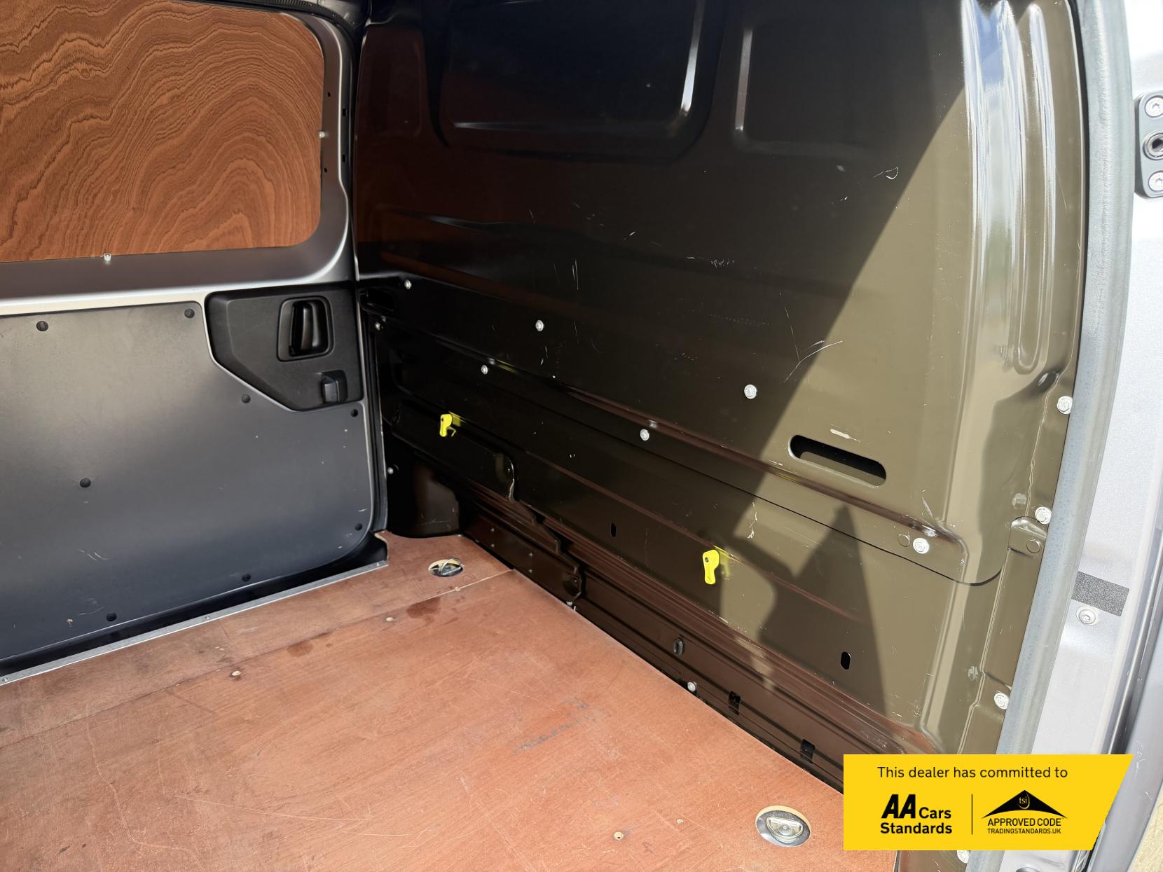 Vauxhall Vivaro 2.0 Turbo D 3100 Elite Panel Van 5dr Diesel Auto L1 H1 Euro 6 (s/s) (180 ps)