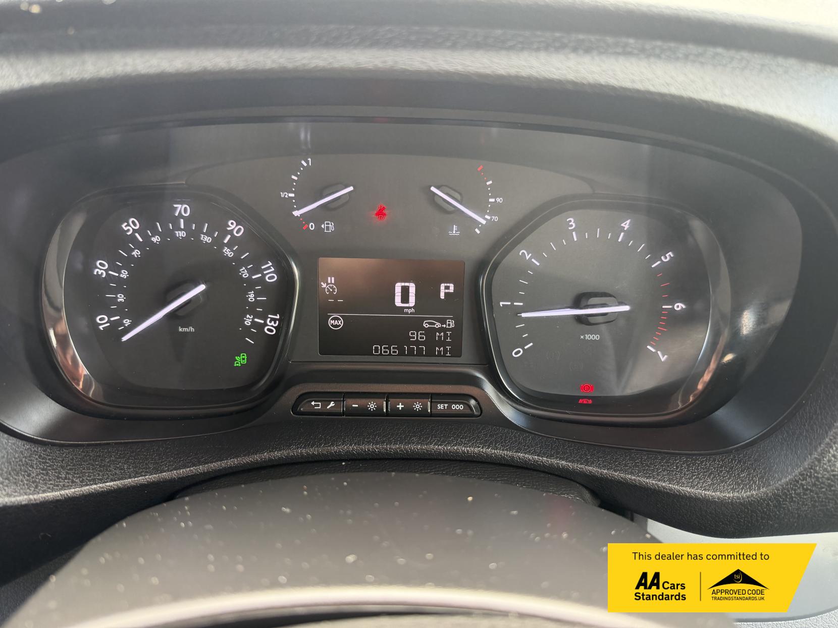 Vauxhall Vivaro 2.0 Turbo D 3100 Elite Panel Van 5dr Diesel Auto L1 H1 Euro 6 (s/s) (180 ps)