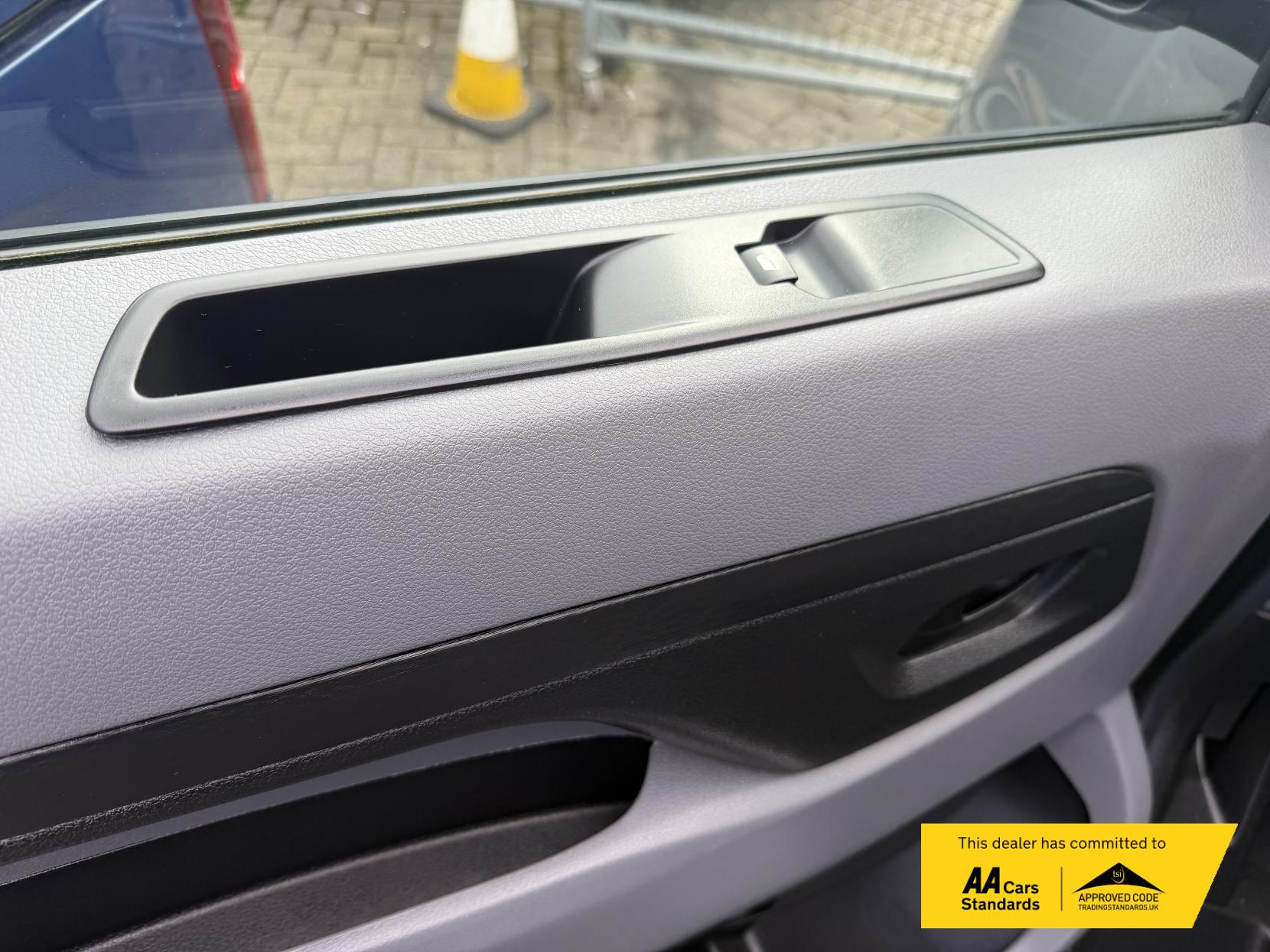 Vauxhall Vivaro 2.0 Turbo D 3100 Elite Panel Van 5dr Diesel Auto L1 H1 Euro 6 (s/s) (180 ps)