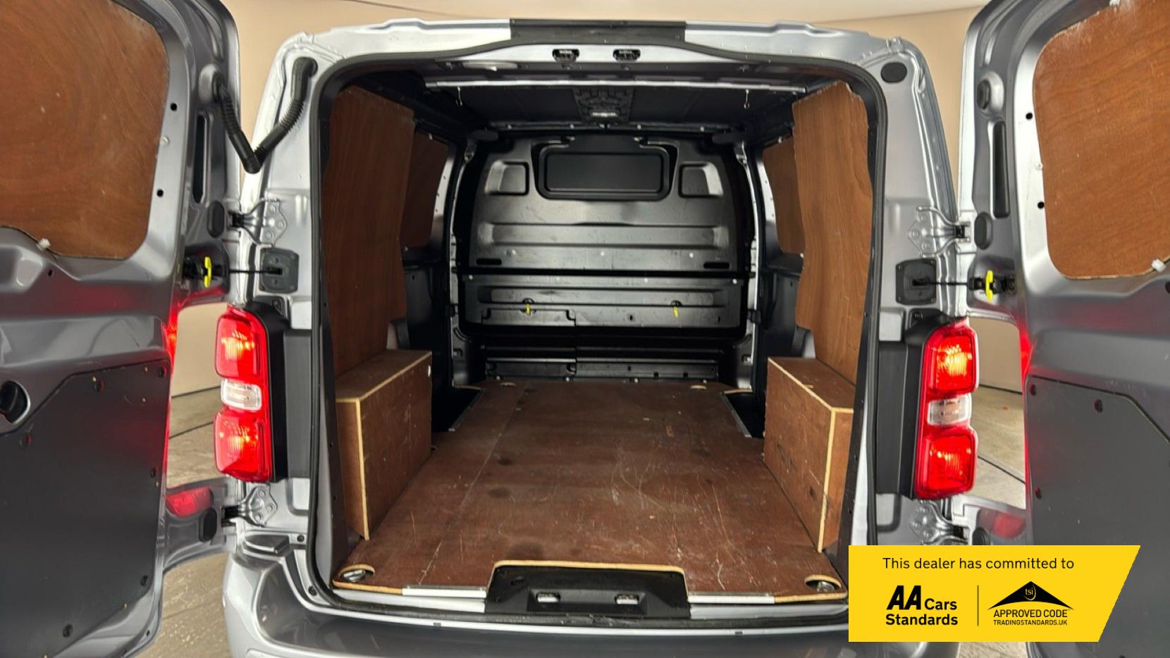 Vauxhall Vivaro 2.0 Turbo D 3100 Elite Panel Van 5dr Diesel Auto L1 H1 Euro 6 (s/s) (180 ps)