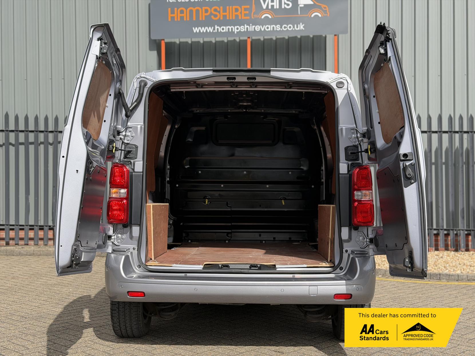 Vauxhall Vivaro 2.0 Turbo D 3100 Elite Panel Van 5dr Diesel Auto L1 H1 Euro 6 (s/s) (180 ps)