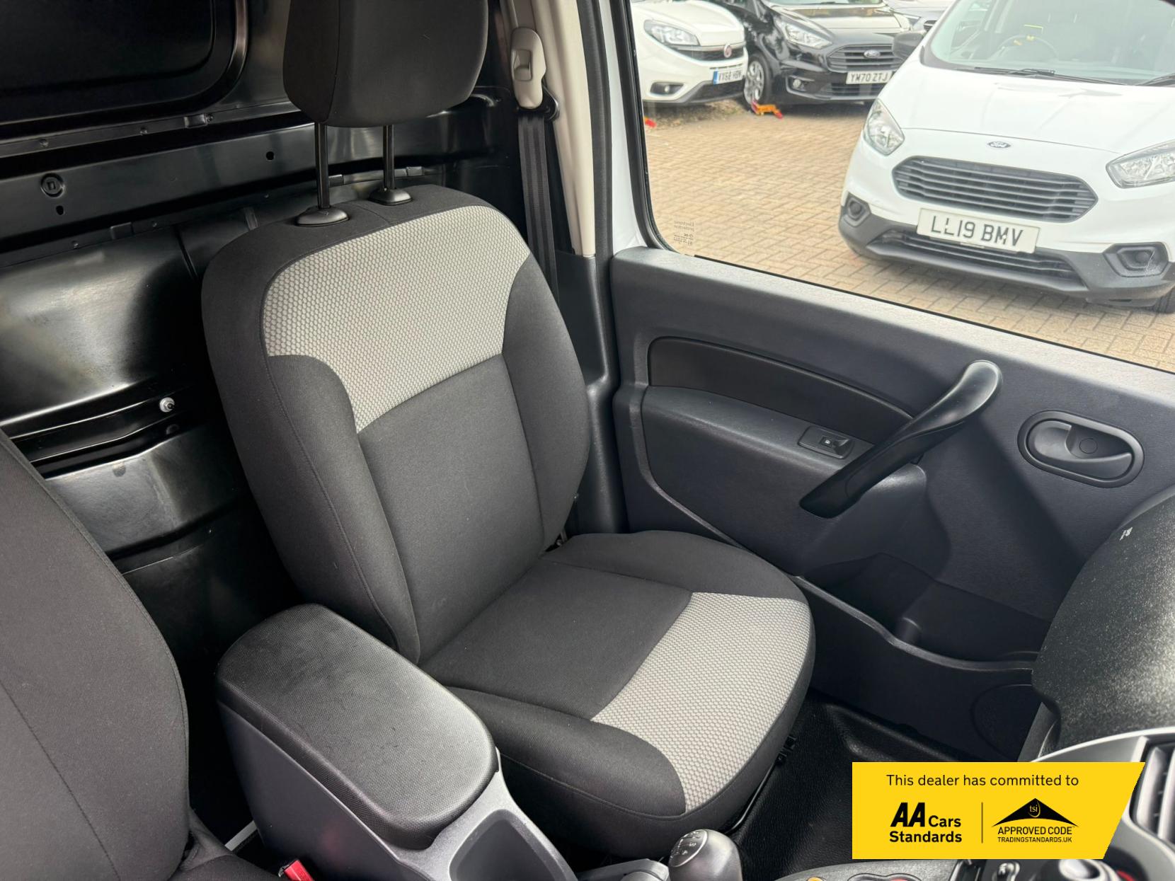 Renault Kangoo Maxi 1.5 dCi ENERGY LL21 Business+ Panel Van 6dr Diesel Manual L3 H1 Euro 6 (s/s) (95 ps)