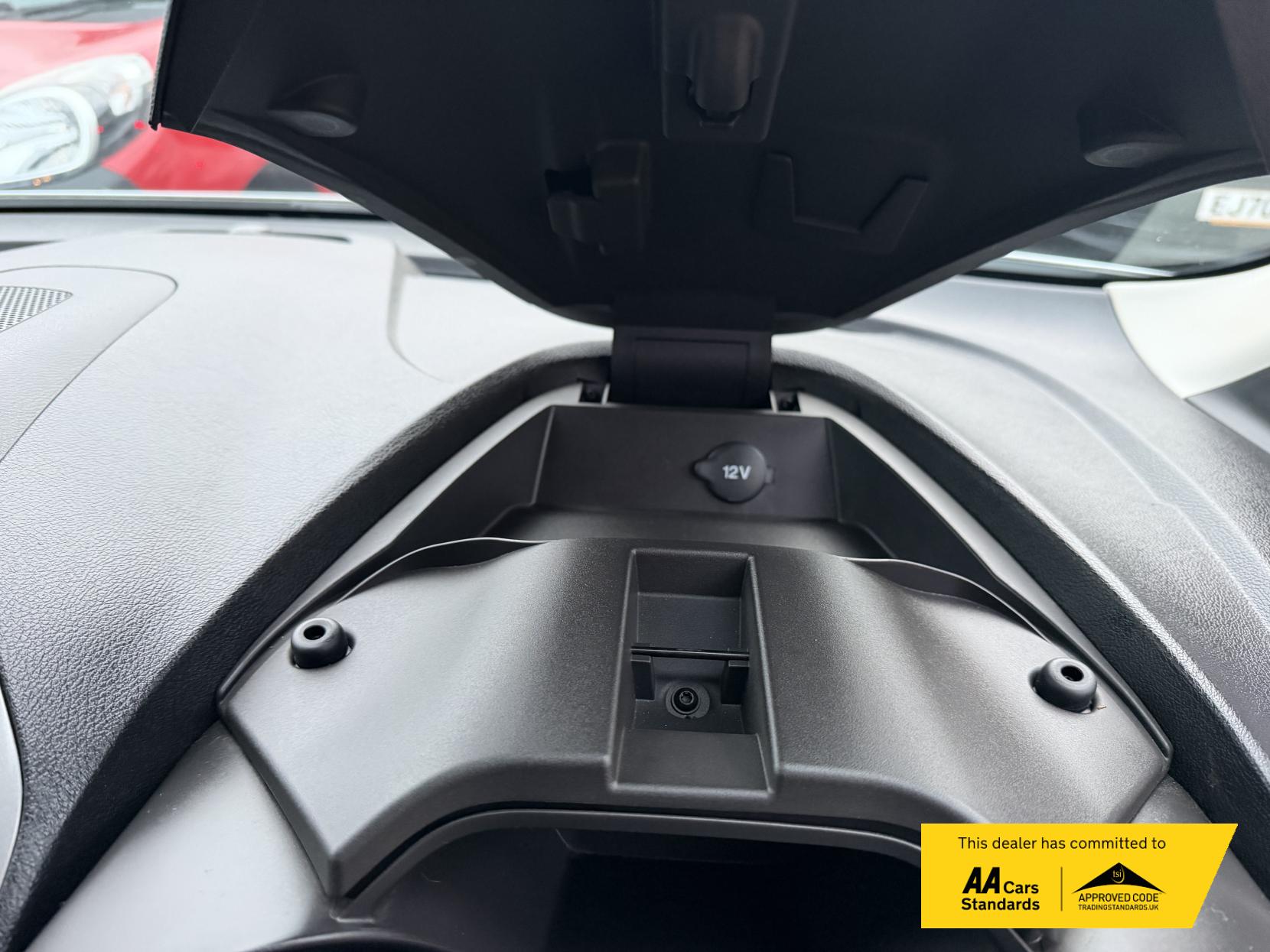 Ford Transit Connect 1.5 TDCi 200 Trend Panel Van 5dr Diesel Manual L1 H1 (124 g/km, 99 bhp)