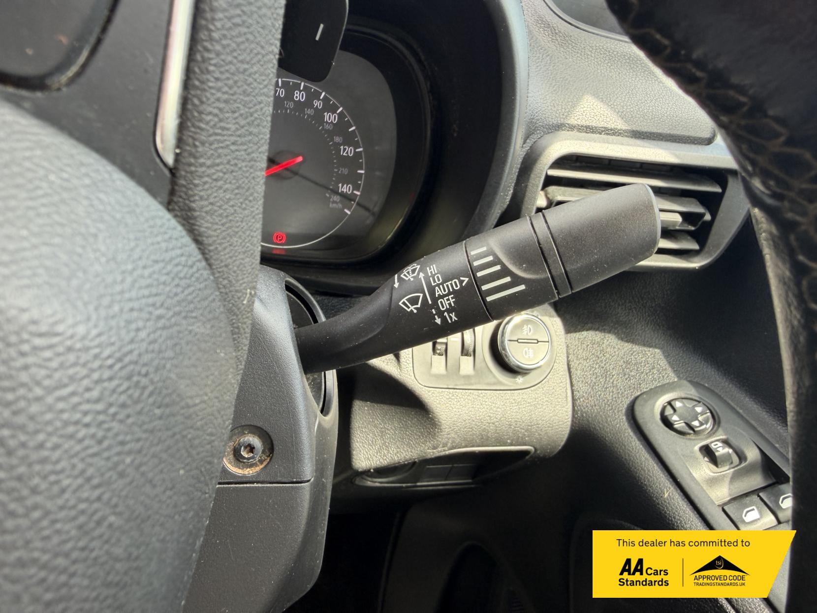 2021 Vauxhall Combo 1.5 Turbo D 2300 Edition Panel Van 4dr Diesel Auto L2 H1 Euro 6 (s/s) (130 ps) - Thumbnail 39