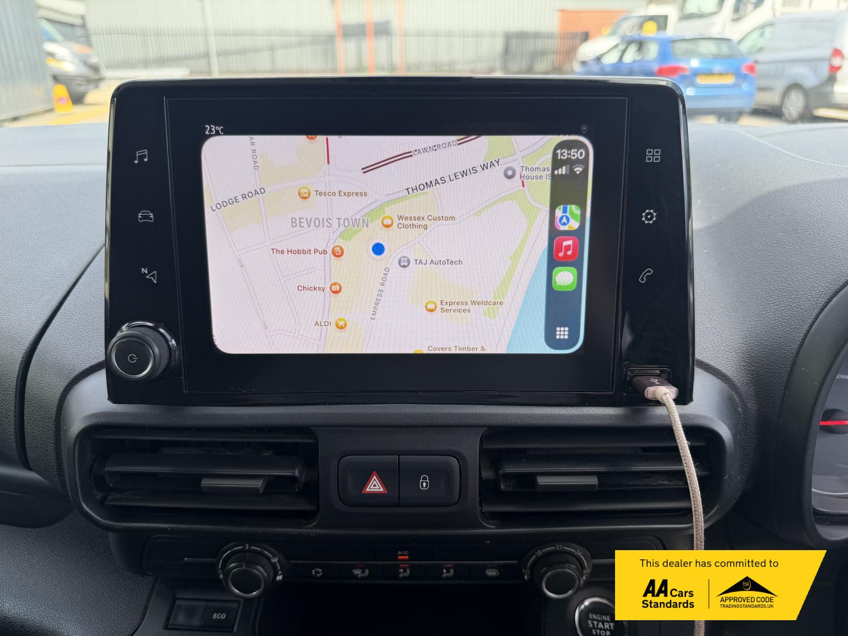 2021 Vauxhall Combo 1.5 Turbo D 2300 Edition Panel Van 4dr Diesel Auto L2 H1 Euro 6 (s/s) (130 ps) - Thumbnail 10