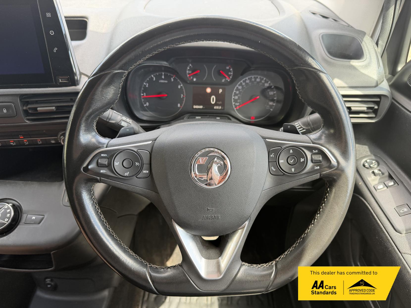 2021 Vauxhall Combo 1.5 Turbo D 2300 Edition Panel Van 4dr Diesel Auto L2 H1 Euro 6 (s/s) (130 ps) - Thumbnail 36