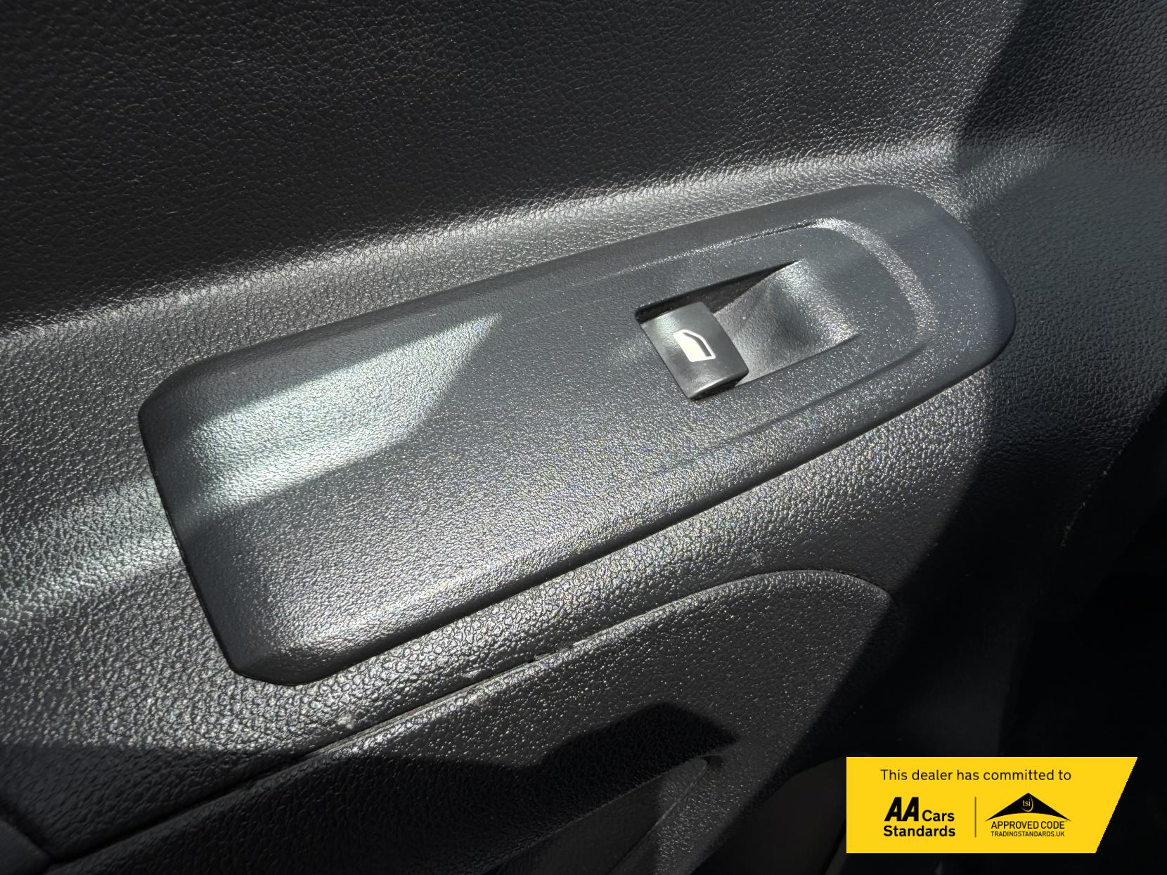 2021 Vauxhall Combo 1.5 Turbo D 2300 Edition Panel Van 4dr Diesel Auto L2 H1 Euro 6 (s/s) (130 ps) - Thumbnail 26