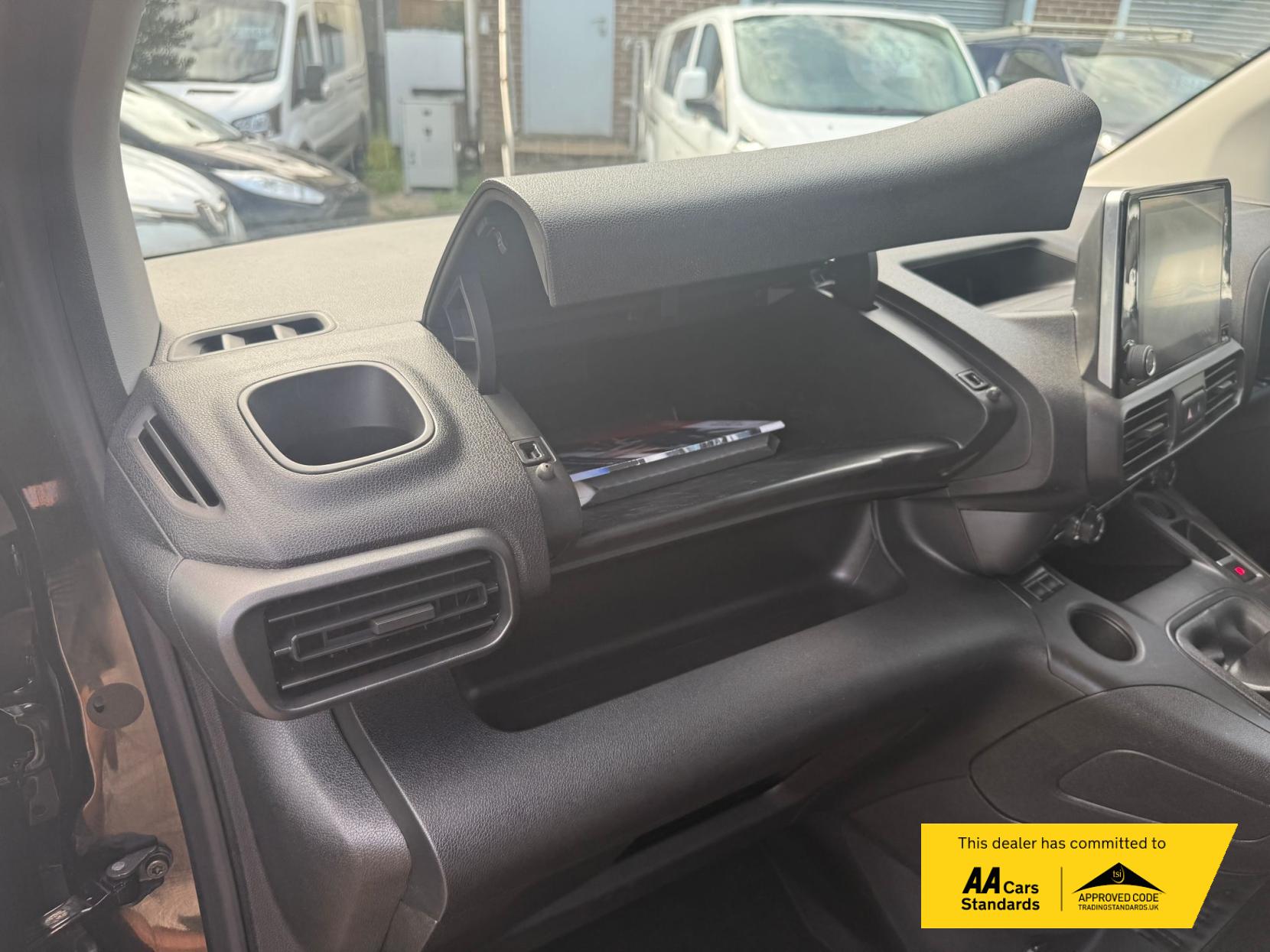 Vauxhall Combo 1.5 Turbo D 2300 Dynamic Panel Van 4dr Diesel Manual L2 H1 Euro 6 (100 ps)