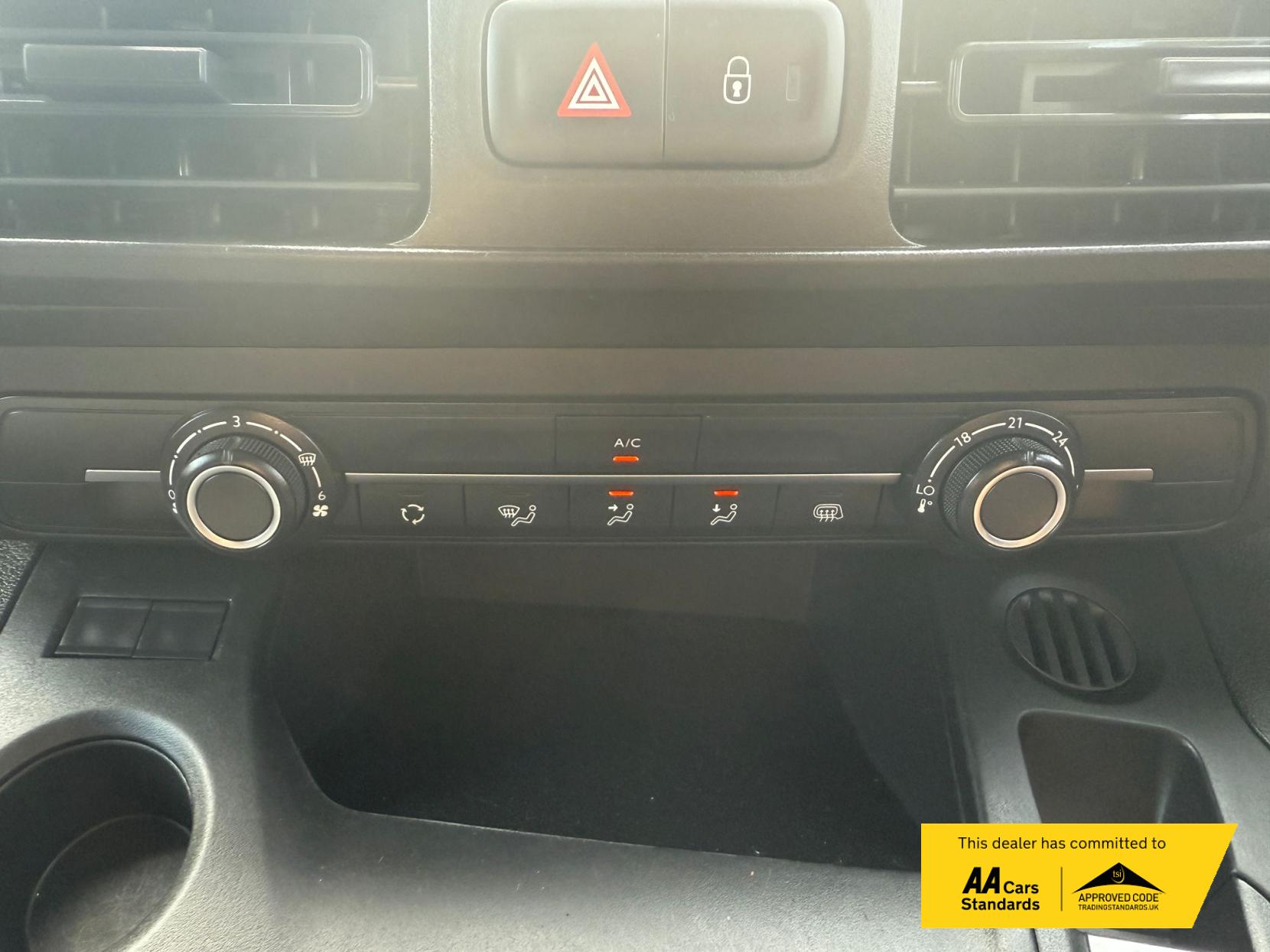 Vauxhall Combo 1.5 Turbo D 2300 Dynamic Panel Van 4dr Diesel Manual L2 H1 Euro 6 (100 ps)
