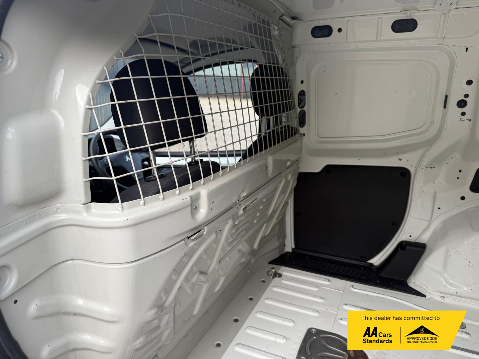 Peugeot Bipper 1.4 HDi 8v Professional Class II Panel Van 3dr Diesel Manual FWD L1 H1 (123 g/km, 70 bhp)