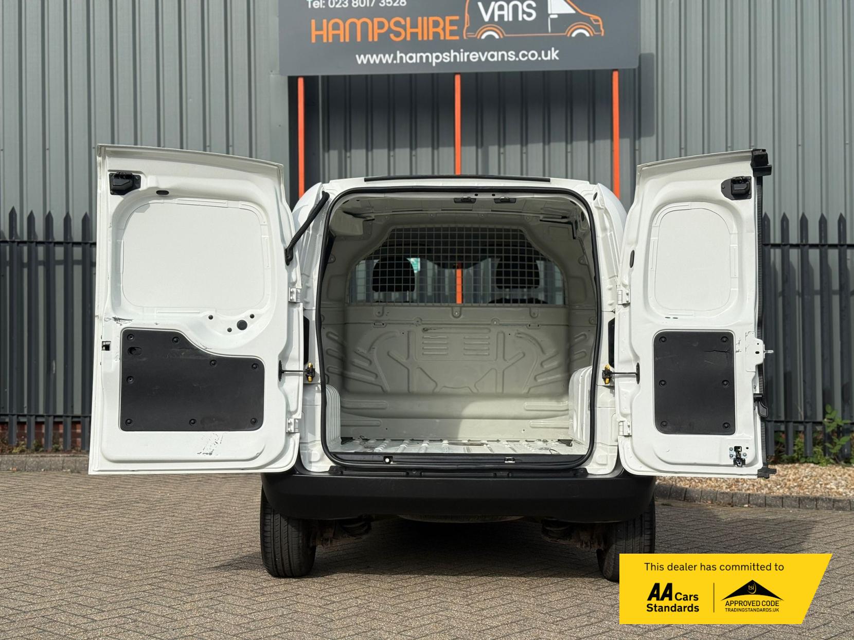 Peugeot Bipper 1.4 HDi 8v Professional Class II Panel Van 3dr Diesel Manual FWD L1 H1 (123 g/km, 70 bhp)