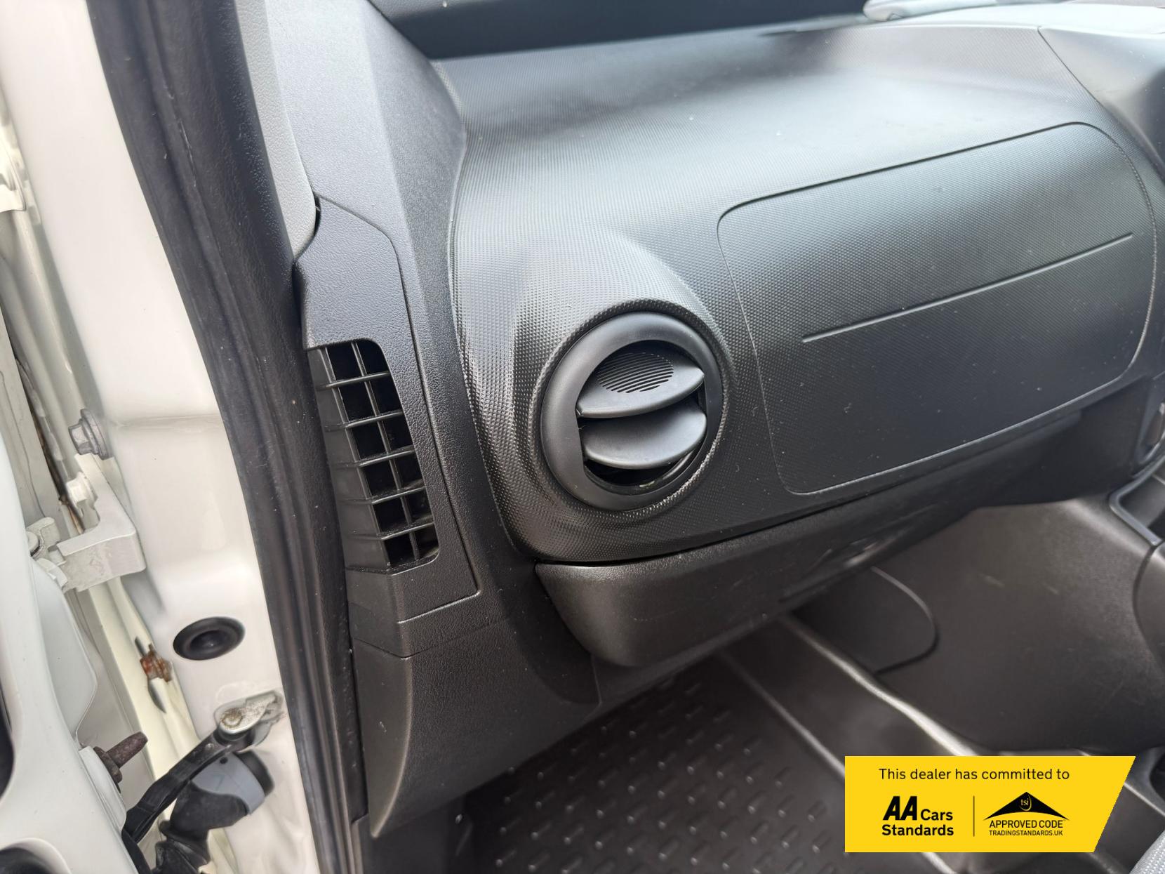 Peugeot Bipper 1.4 HDi 8v Professional Class II Panel Van 3dr Diesel Manual FWD L1 H1 (123 g/km, 70 bhp)