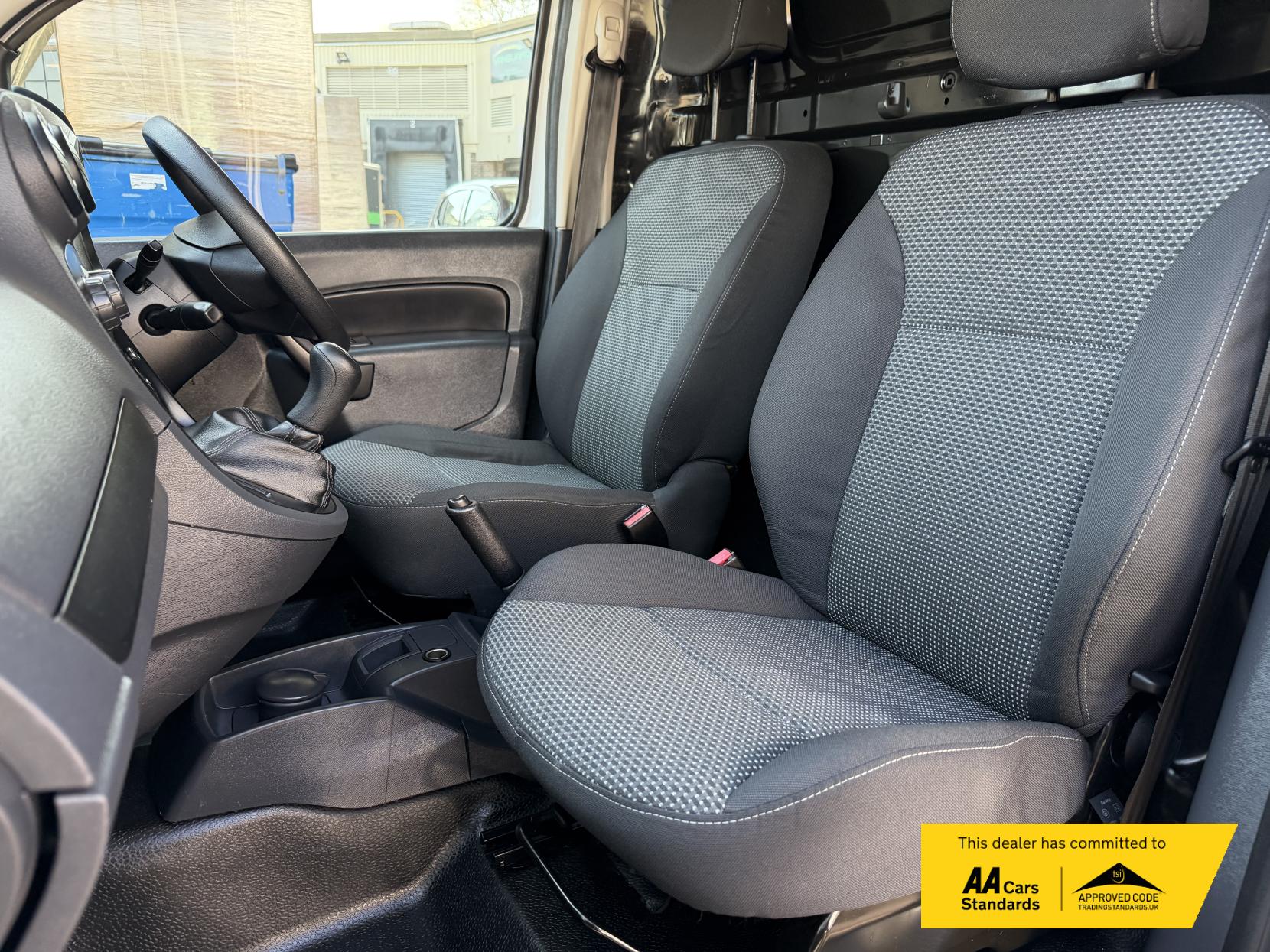 2019 Mercedes-Benz Citan 1.5 109 CDI BlueEfficiency Panel Van 6dr Diesel Manual L3 Euro 5 (s/s) (90 ps) - Thumbnail 11