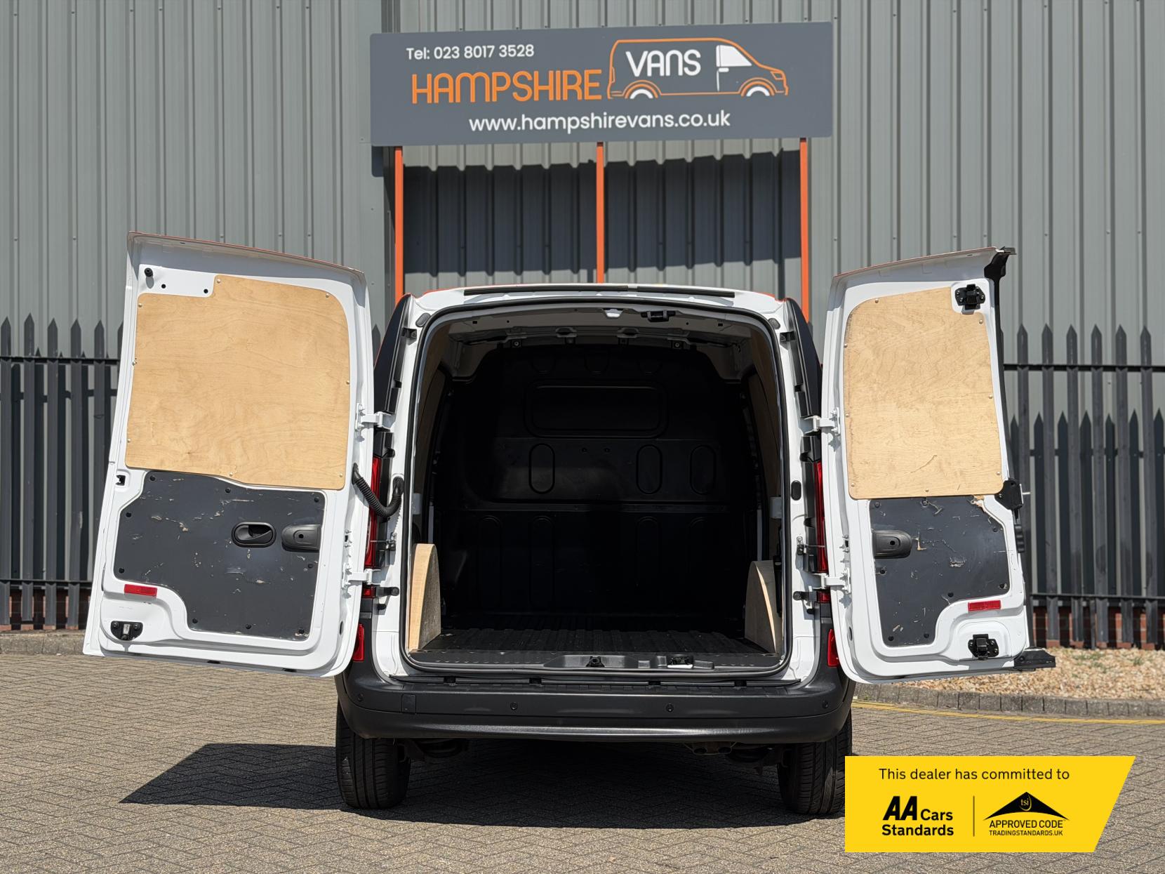 2019 Mercedes-Benz Citan 1.5 109 CDI BlueEfficiency Panel Van 6dr Diesel Manual L3 Euro 5 (s/s) (90 ps) - Thumbnail 16