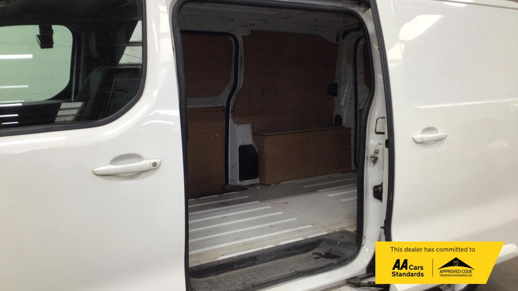 Vauxhall Vivaro 1.5 Turbo D 2700 Sportive Panel Van 5dr Diesel Manual L1 H1 Euro 6 (s/s) (100 ps)