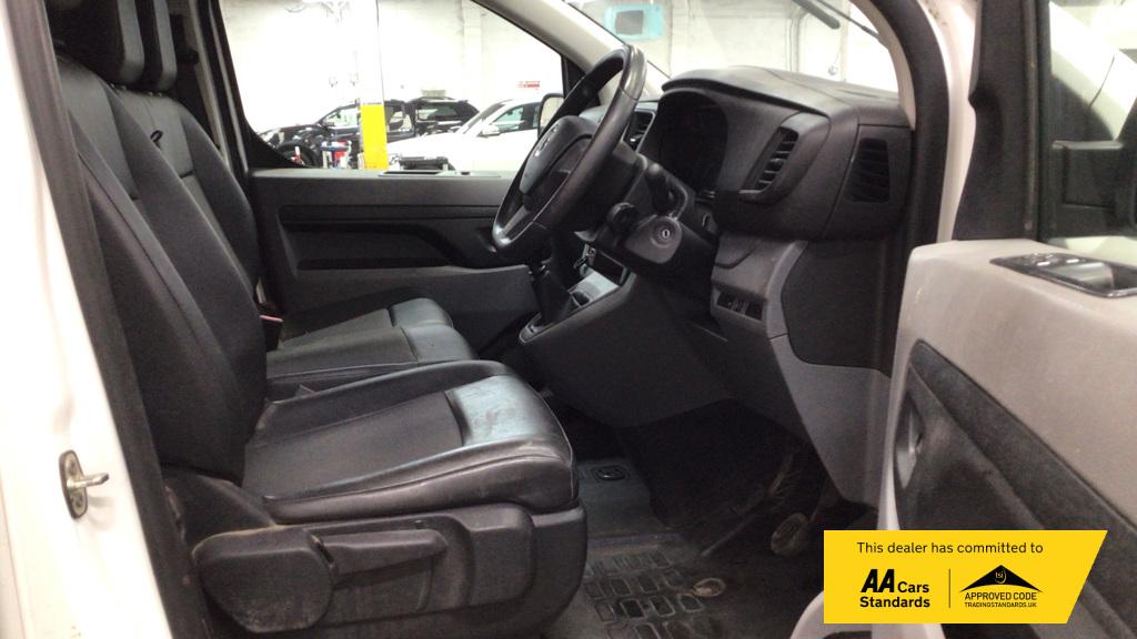 Vauxhall Vivaro 1.5 Turbo D 2700 Sportive Panel Van 5dr Diesel Manual L1 H1 Euro 6 (s/s) (100 ps)