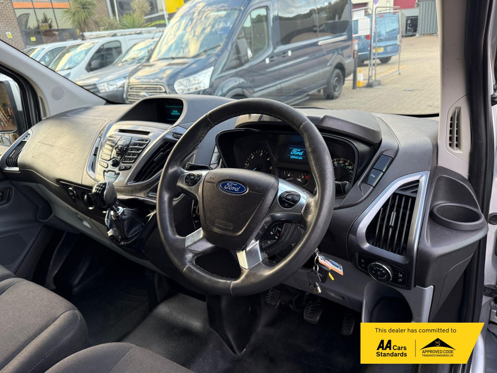 Ford Transit Custom 2.2 TDCi 270 Limited Panel Van 5dr Diesel Manual L1 H1 (186 g/km, 123 bhp)