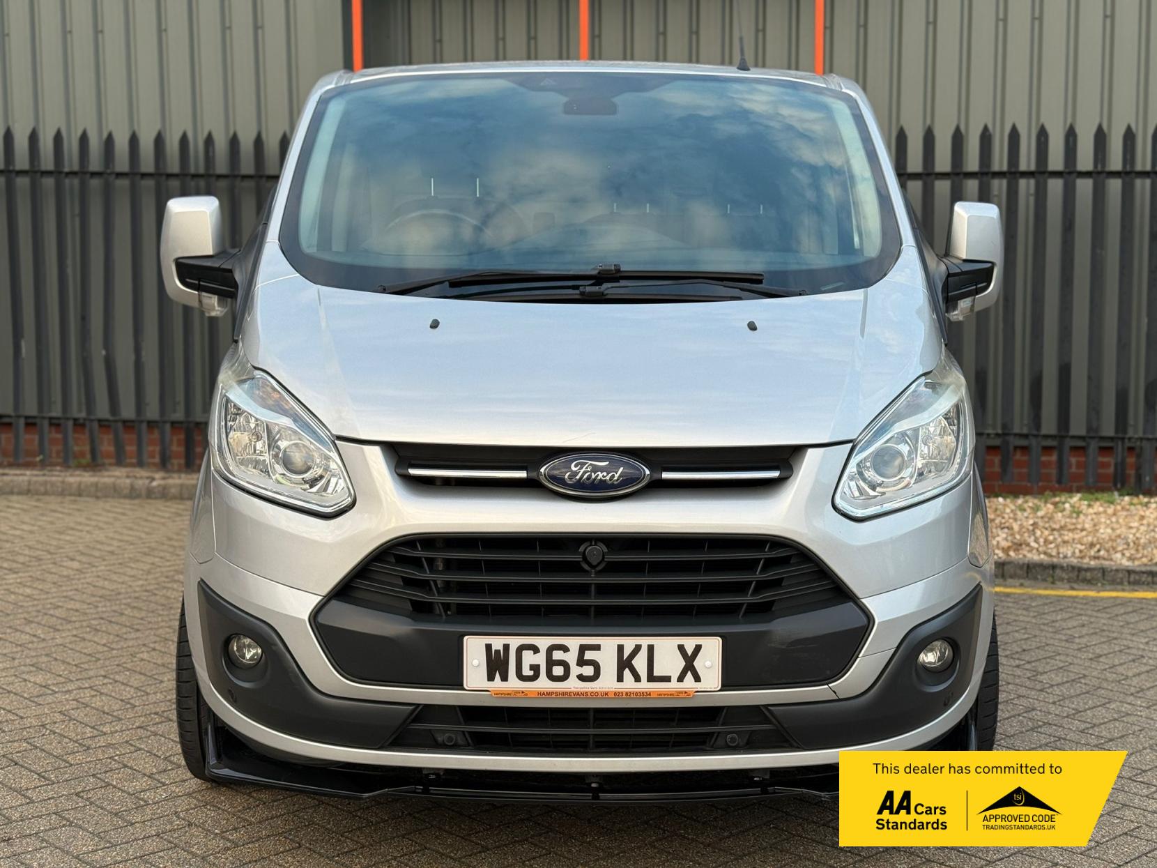 Ford Transit Custom 2.2 TDCi 270 Limited Panel Van 5dr Diesel Manual L1 H1 (186 g/km, 123 bhp)