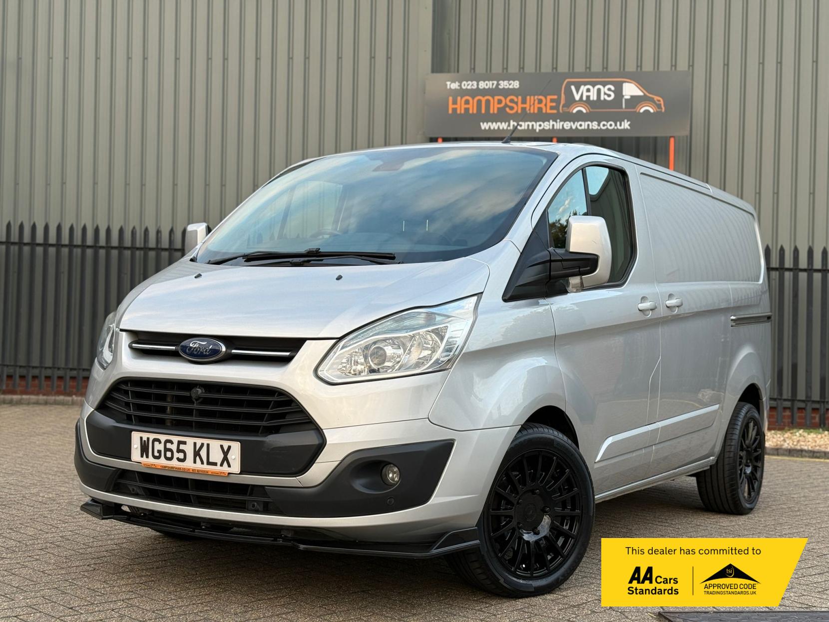 Ford Transit Custom 2.2 TDCi 270 Limited Panel Van 5dr Diesel Manual L1 H1 (186 g/km, 123 bhp)