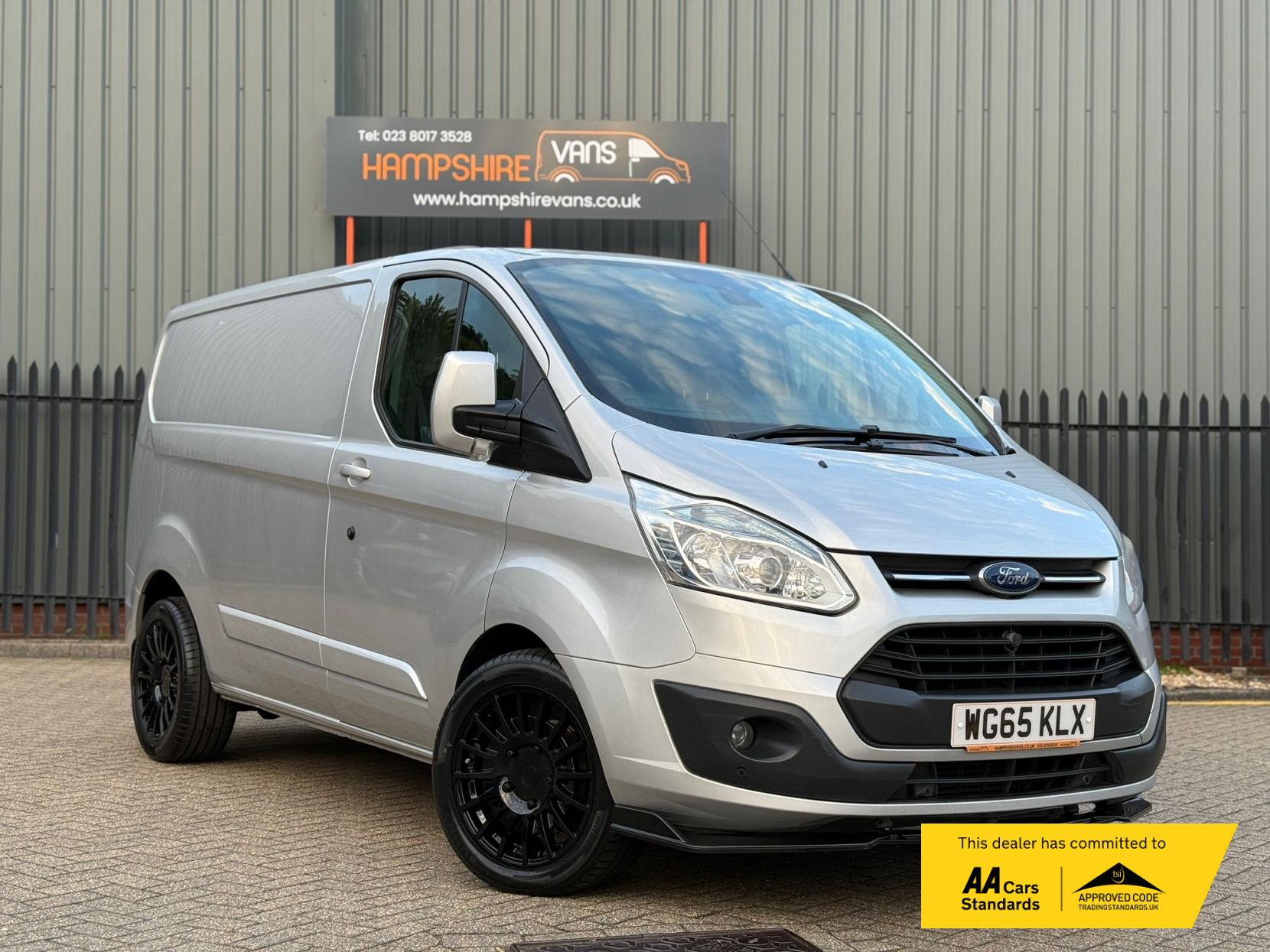 Ford Transit Custom 2.2 TDCi 270 Limited Panel Van 5dr Diesel Manual L1 H1 (186 g/km, 123 bhp)