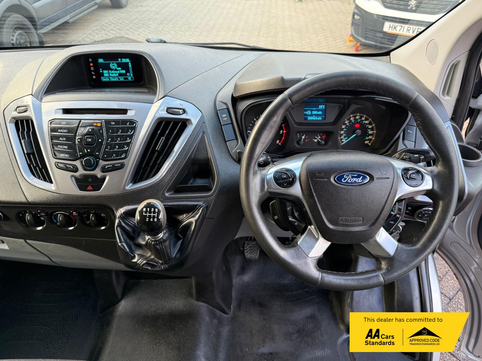 Ford Transit Custom 2.2 TDCi 270 Limited Panel Van 5dr Diesel Manual L1 H1 (186 g/km, 123 bhp)