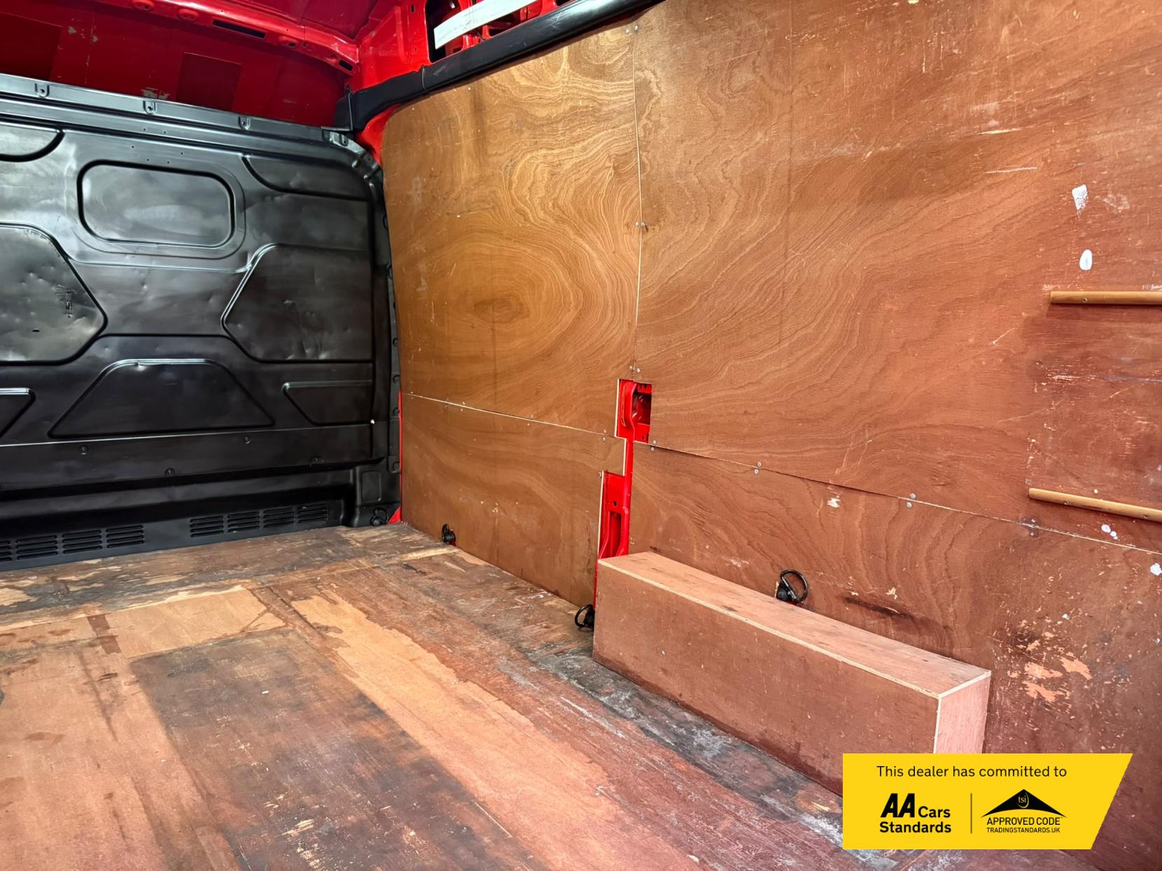 2018 Ford Transit 2.0 350 EcoBlue Panel Van 5dr Diesel Manual RWD L2 H3 Euro 6 (130 ps) - Thumbnail 14