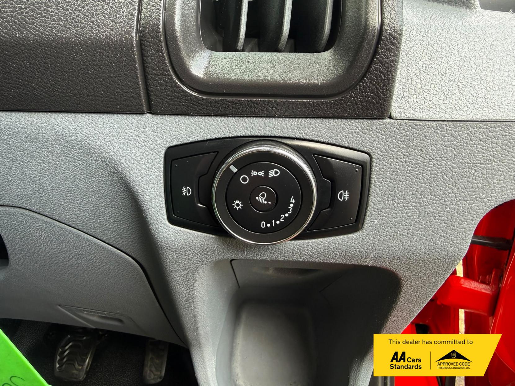 2018 Ford Transit 2.0 350 EcoBlue Panel Van 5dr Diesel Manual RWD L2 H3 Euro 6 (130 ps) - Thumbnail 48
