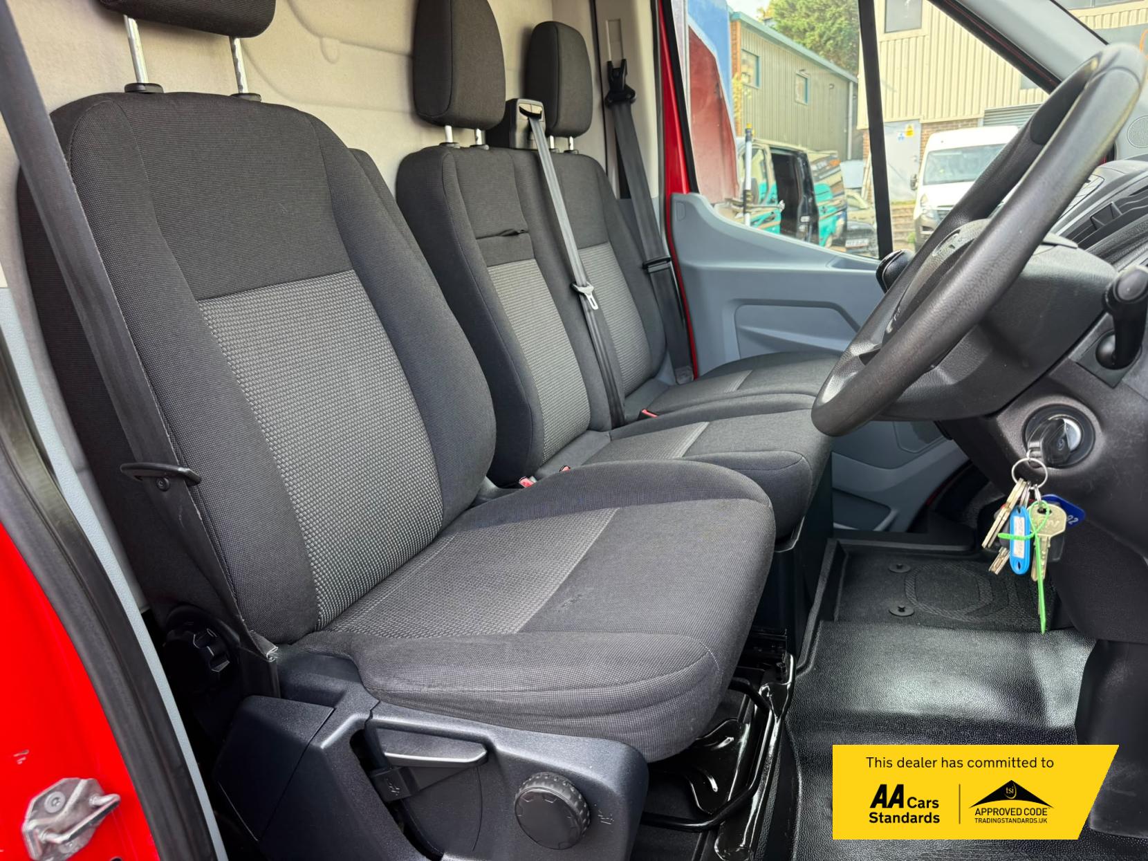 2018 Ford Transit 2.0 350 EcoBlue Panel Van 5dr Diesel Manual RWD L2 H3 Euro 6 (130 ps) - Thumbnail 22