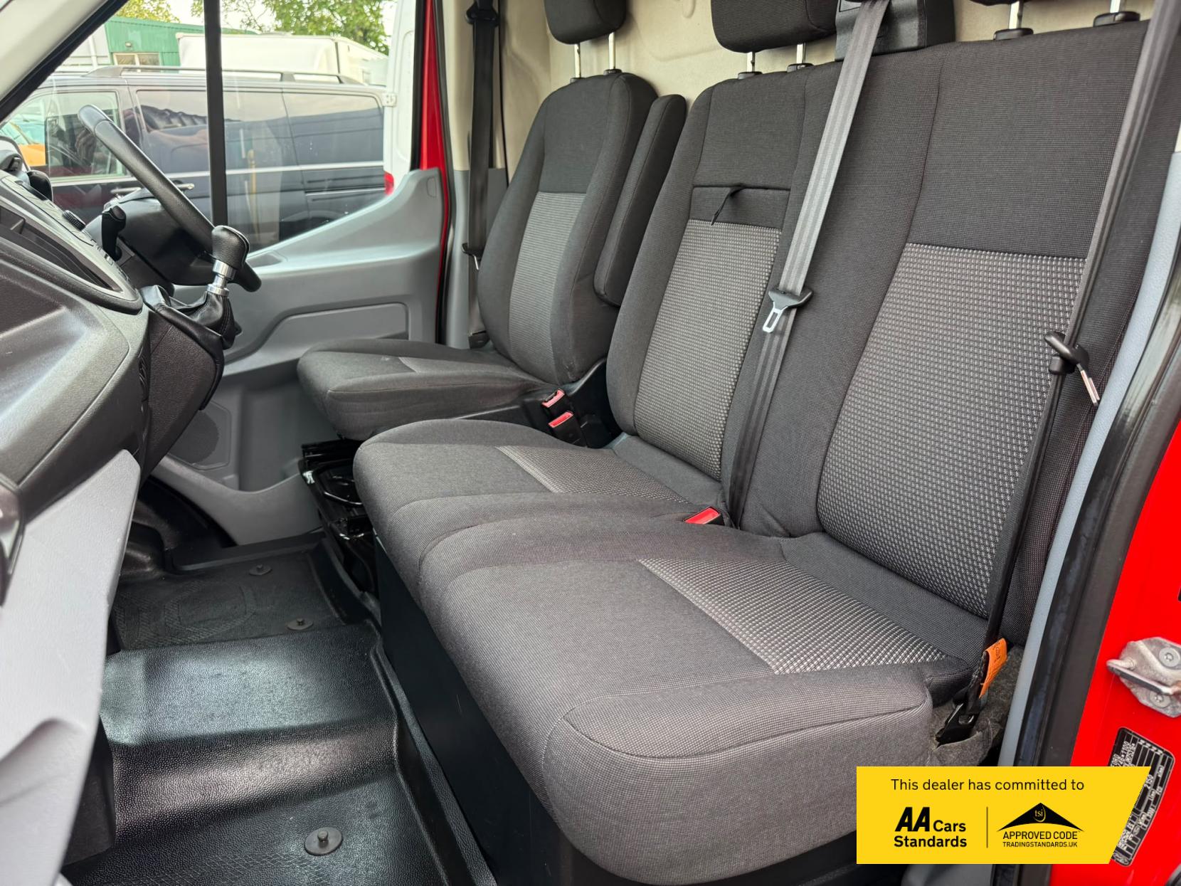 2018 Ford Transit 2.0 350 EcoBlue Panel Van 5dr Diesel Manual RWD L2 H3 Euro 6 (130 ps) - Thumbnail 25