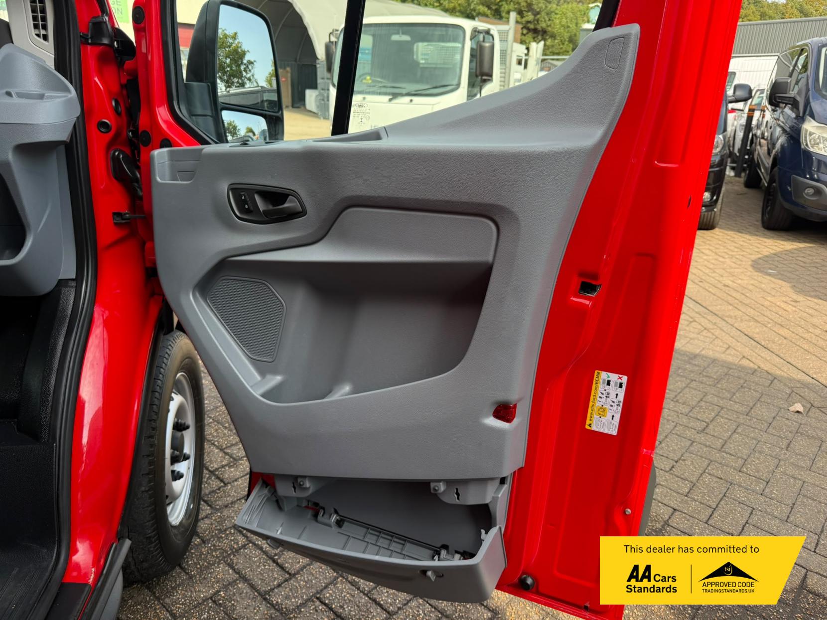 2018 Ford Transit 2.0 350 EcoBlue Panel Van 5dr Diesel Manual RWD L2 H3 Euro 6 (130 ps) - Thumbnail 53