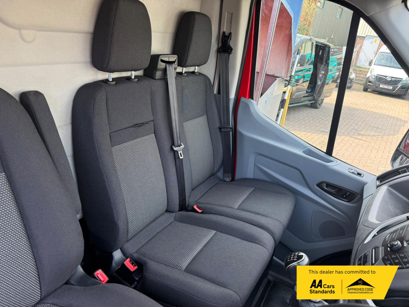2018 Ford Transit 2.0 350 EcoBlue Panel Van 5dr Diesel Manual RWD L2 H3 Euro 6 (130 ps) - Thumbnail 23