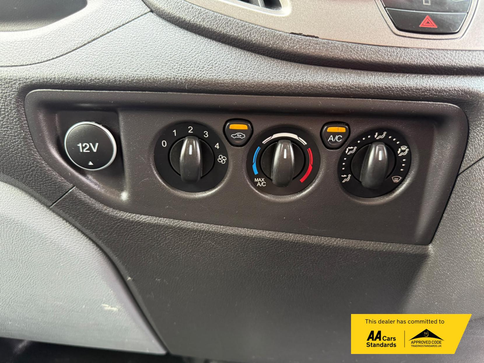 2018 Ford Transit 2.0 350 EcoBlue Panel Van 5dr Diesel Manual RWD L2 H3 Euro 6 (130 ps) - Thumbnail 33