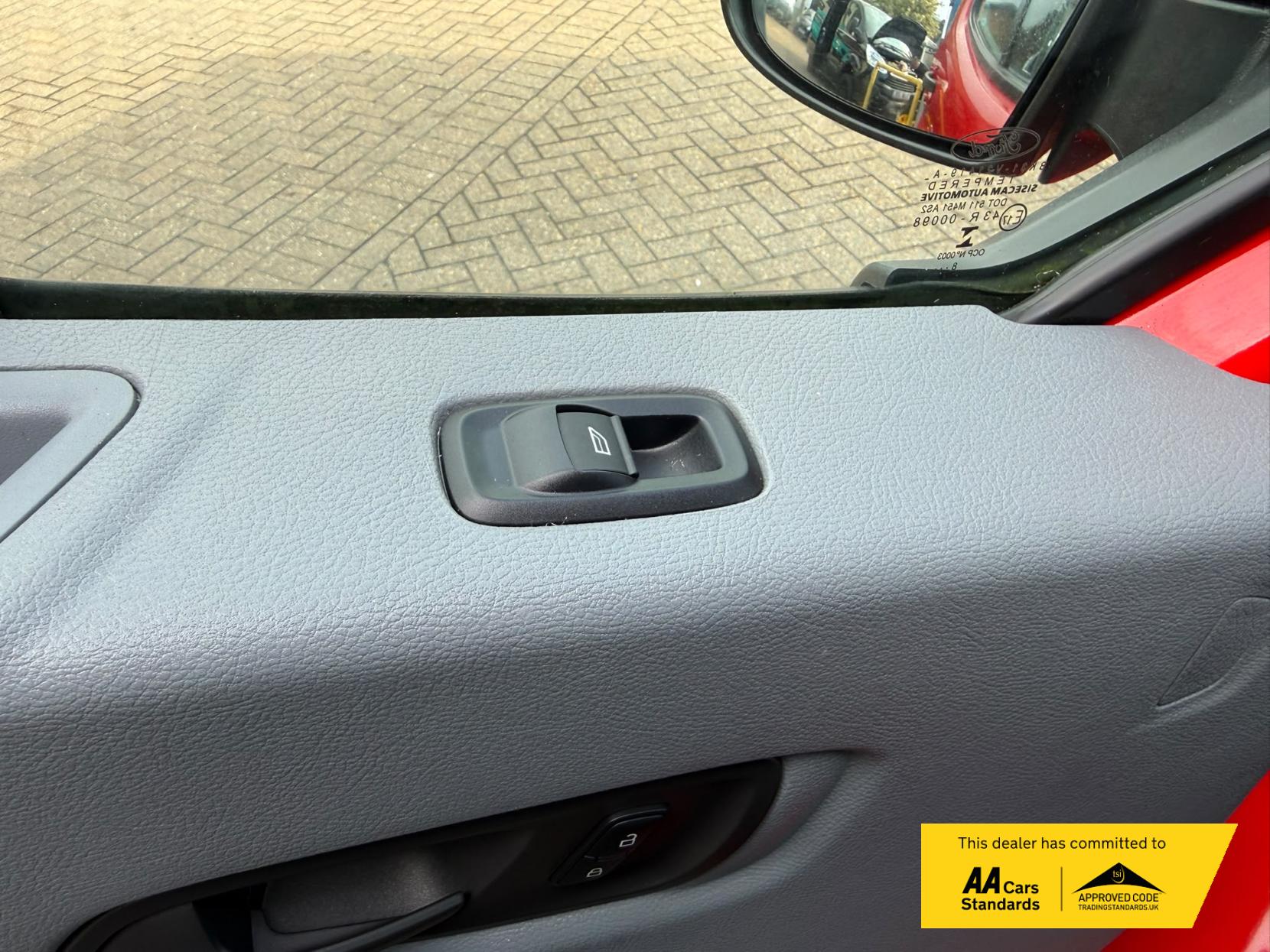 2018 Ford Transit 2.0 350 EcoBlue Panel Van 5dr Diesel Manual RWD L2 H3 Euro 6 (130 ps) - Thumbnail 28