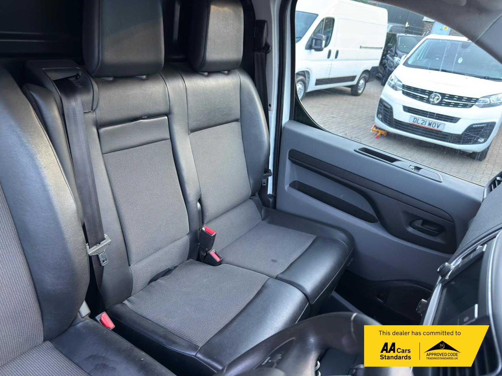 2020 Vauxhall Vivaro 1.5 Turbo D 2900 Sportive Panel Van 5dr Diesel Manual L2 H1 Euro 6 (s/s) (100 ps) - Thumbnail 14