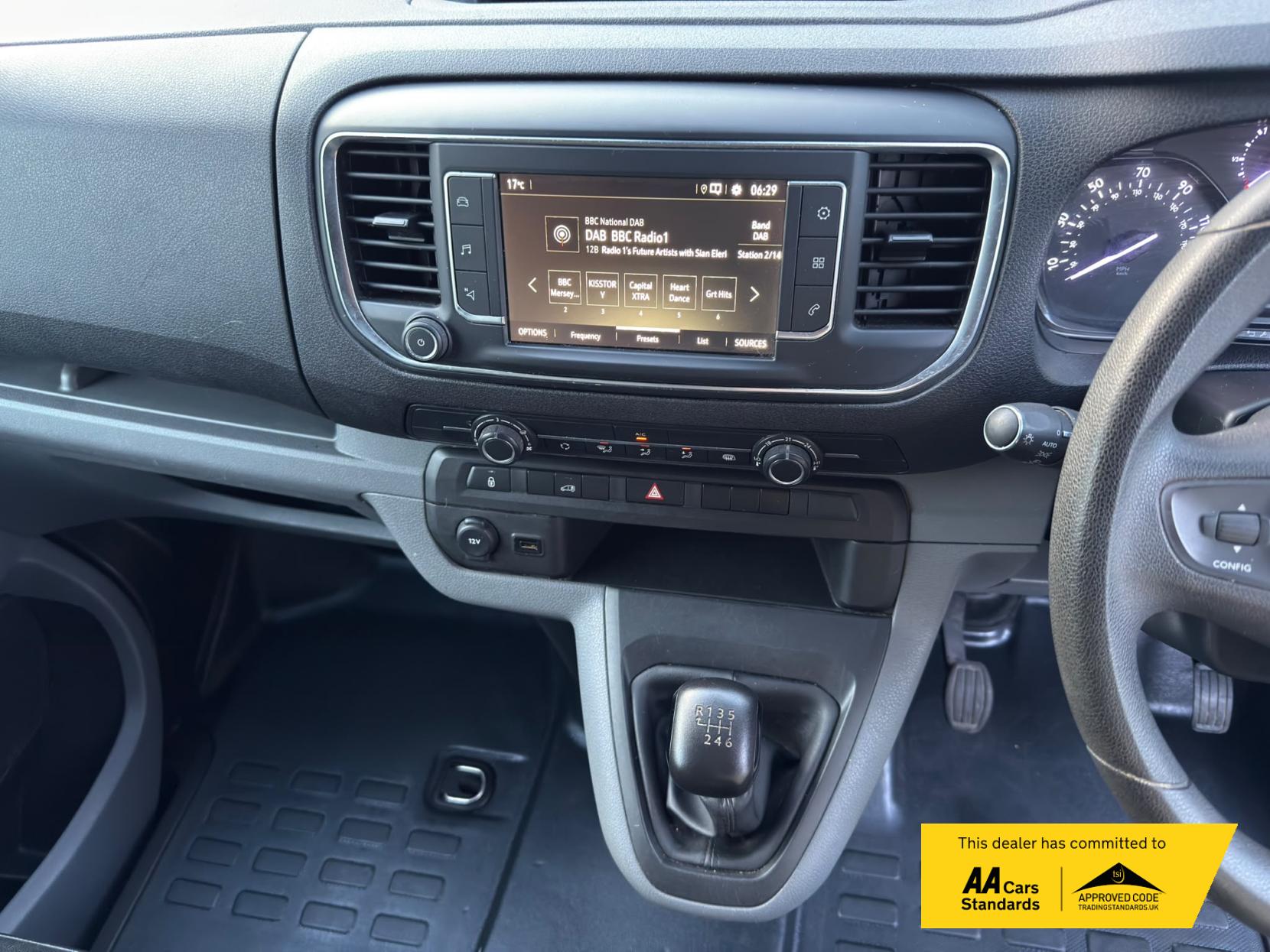 2020 Vauxhall Vivaro 1.5 Turbo D 2900 Sportive Panel Van 5dr Diesel Manual L2 H1 Euro 6 (s/s) (100 ps) - Thumbnail 39