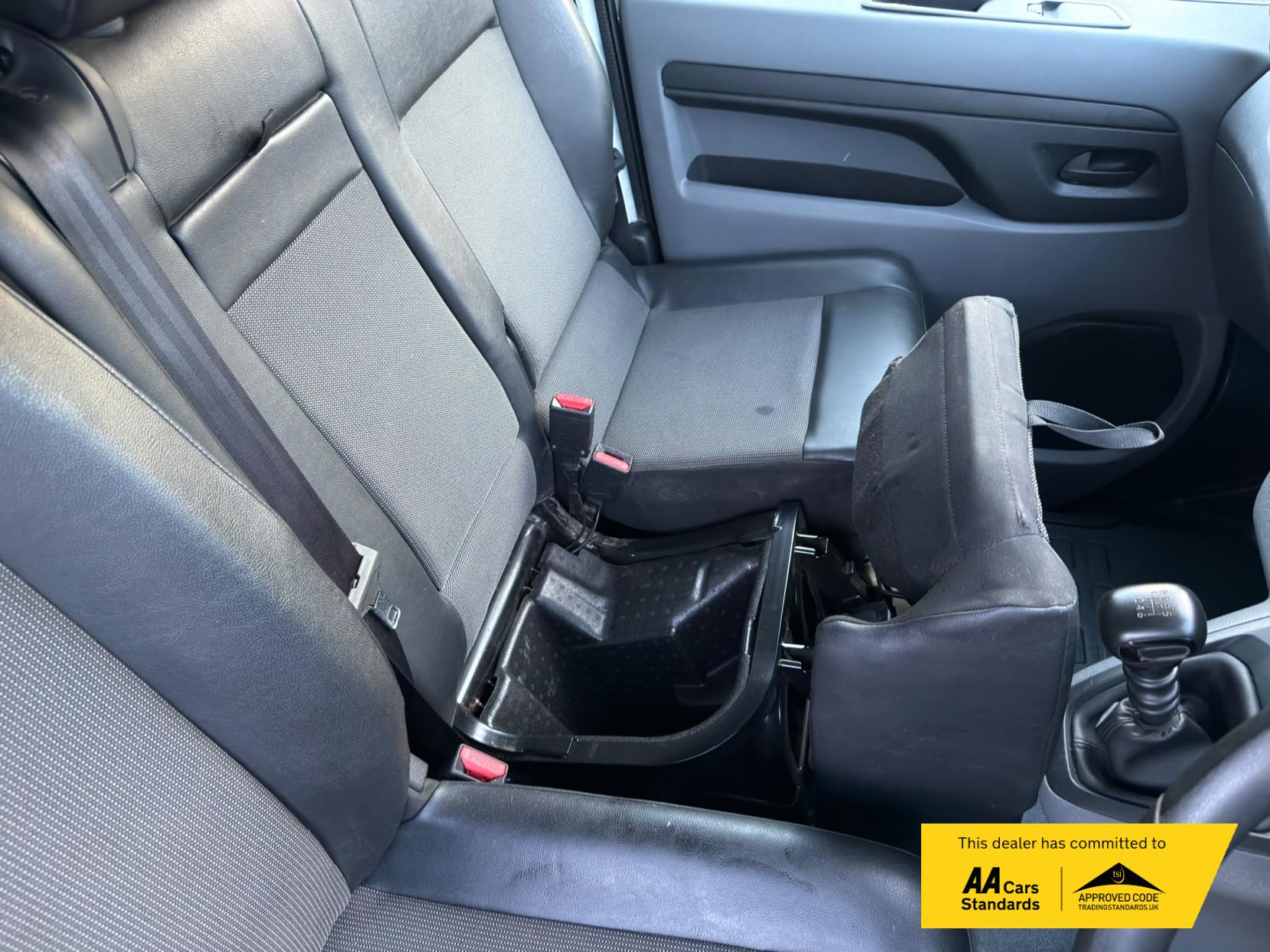 2020 Vauxhall Vivaro 1.5 Turbo D 2900 Sportive Panel Van 5dr Diesel Manual L2 H1 Euro 6 (s/s) (100 ps) - Thumbnail 18