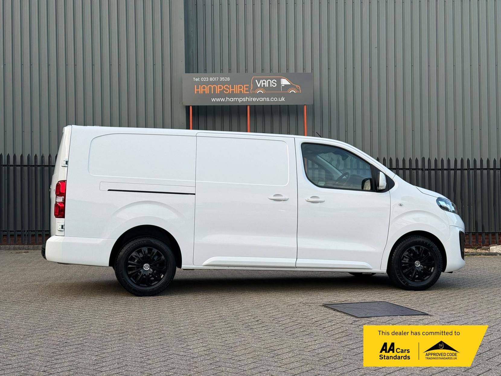2020 Vauxhall Vivaro 1.5 Turbo D 2900 Sportive Panel Van 5dr Diesel Manual L2 H1 Euro 6 (s/s) (100 ps) - Thumbnail 7