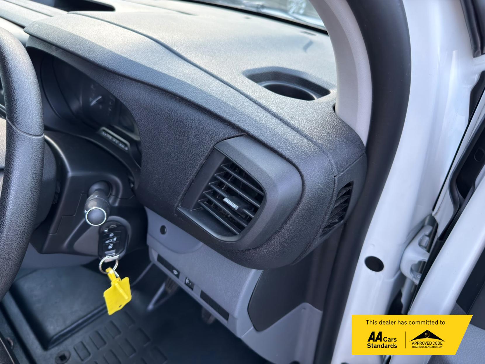 2020 Vauxhall Vivaro 1.5 Turbo D 2900 Sportive Panel Van 5dr Diesel Manual L2 H1 Euro 6 (s/s) (100 ps) - Thumbnail 48