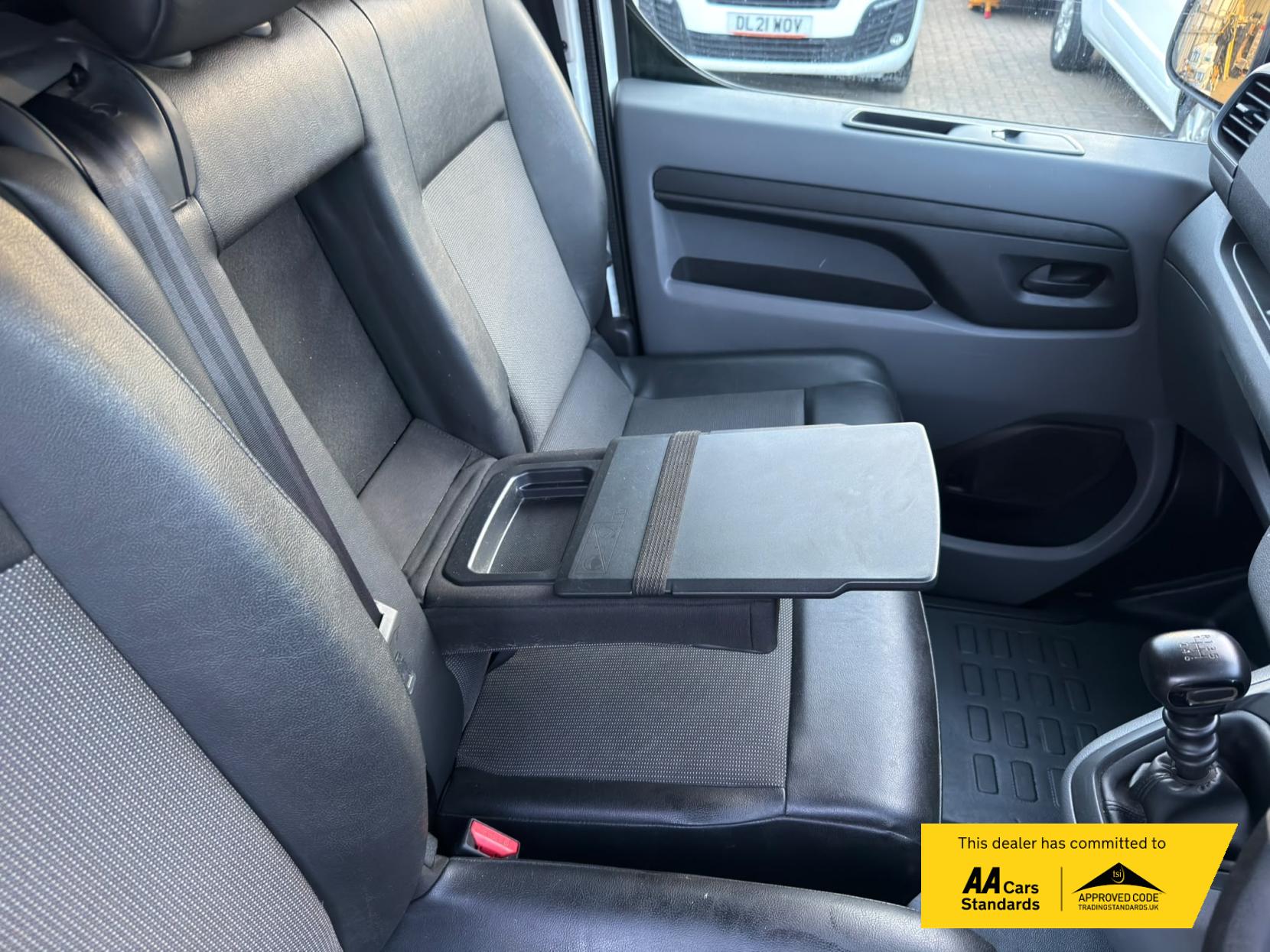 2020 Vauxhall Vivaro 1.5 Turbo D 2900 Sportive Panel Van 5dr Diesel Manual L2 H1 Euro 6 (s/s) (100 ps) - Thumbnail 17